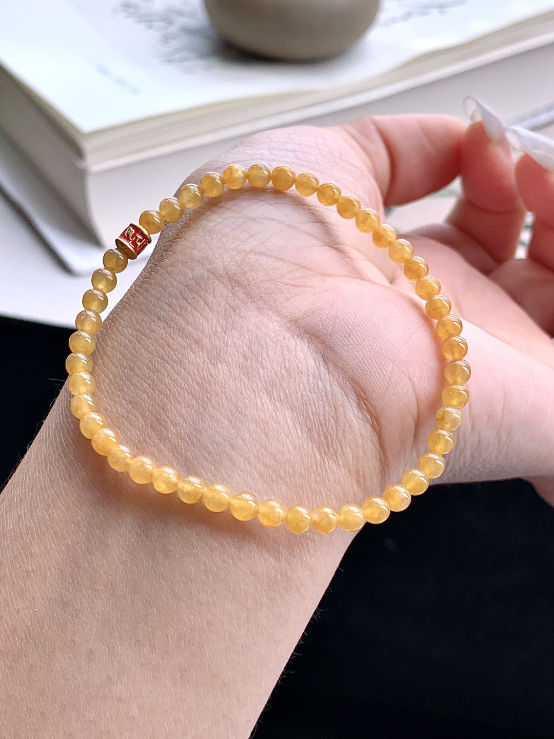 【珠子】️冰黄翡手串圆珠子手串 【说明】缅甸 性比高 【尺寸】3.8mm 【重量】5.1克