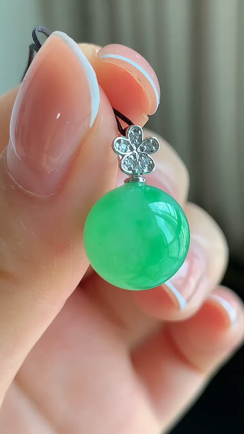 ️天然翡翠，冰阳绿珠18k金 尺寸12 li918