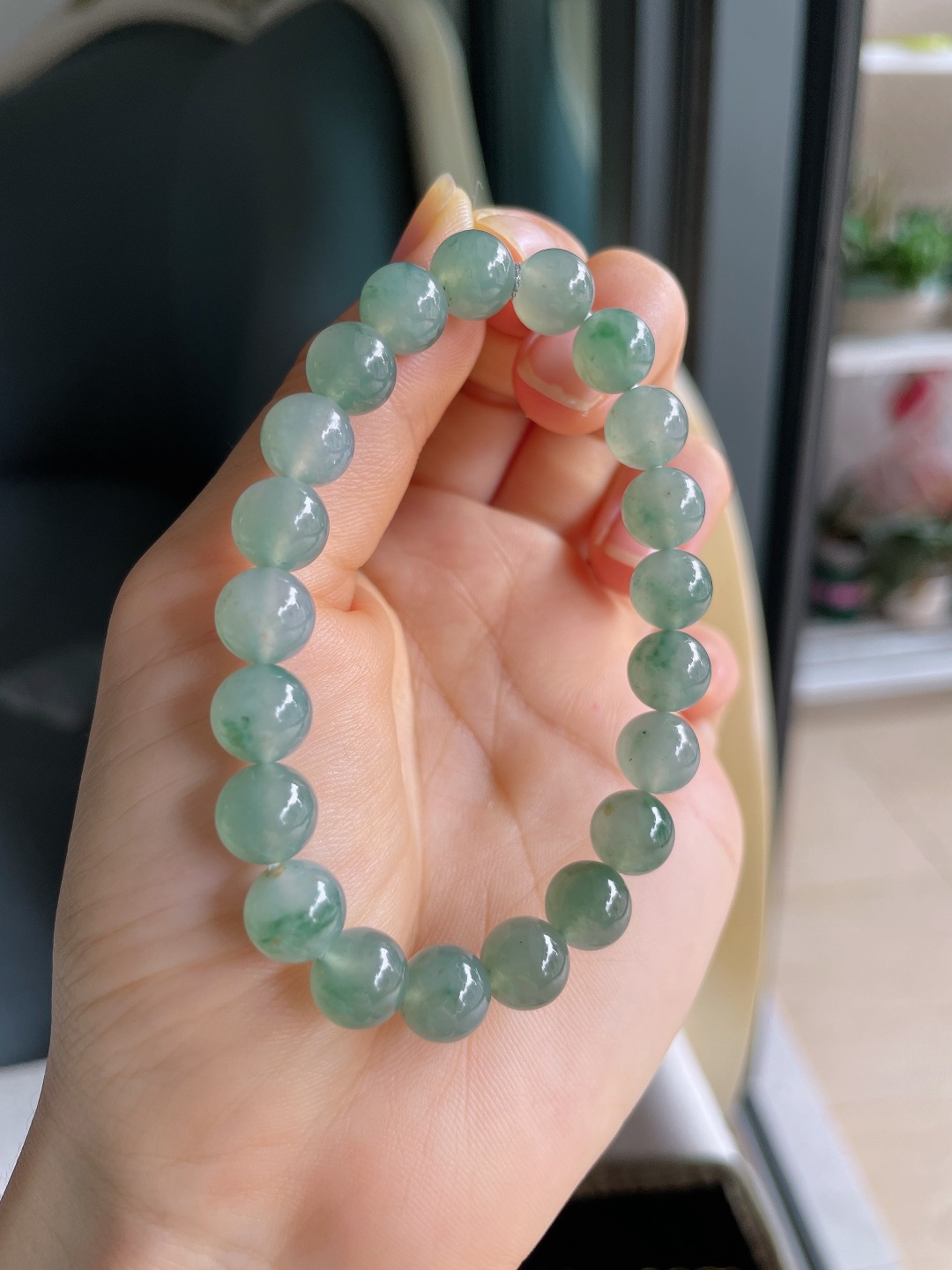 ️，缅甸天然翡翠A货，冰飘花手串，尺寸：8.5mm。【编4686】