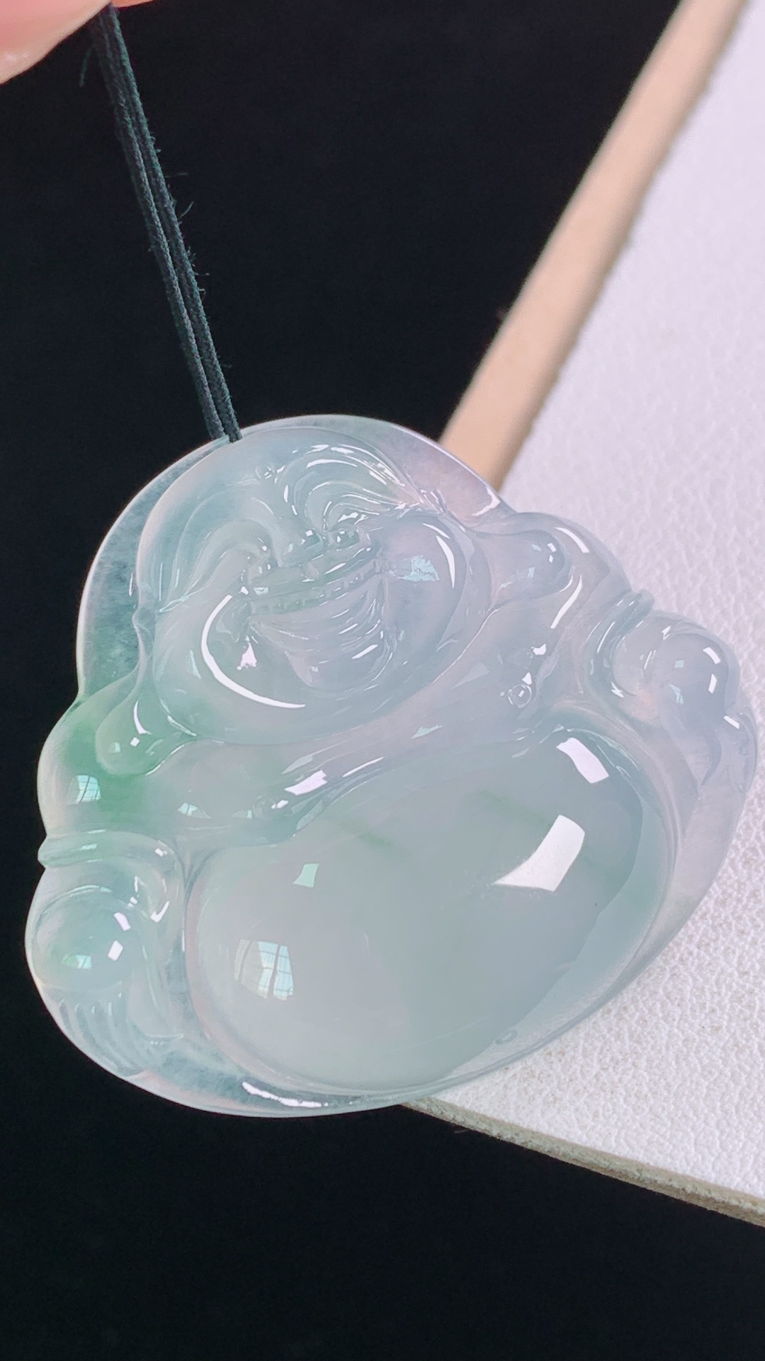 ️冰飘绿佛公 翠色清新，水润清爽，无裂 尺寸:32.6-36.7-7.6mm 16