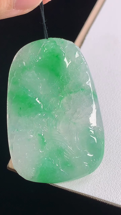 ️冰飘绿山水牌，无裂，尺寸:55.1-36.2-5.8mm 17