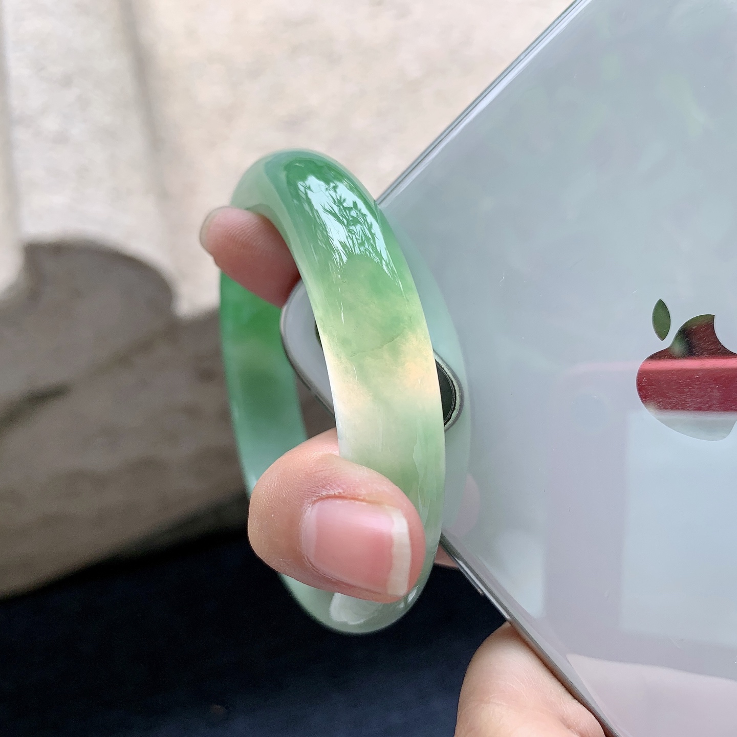正圈54 55 圈口55/12.8/8.8 编码WW092239 冰糯辣阳绿，水润，种老，细腻，打灯有絮线