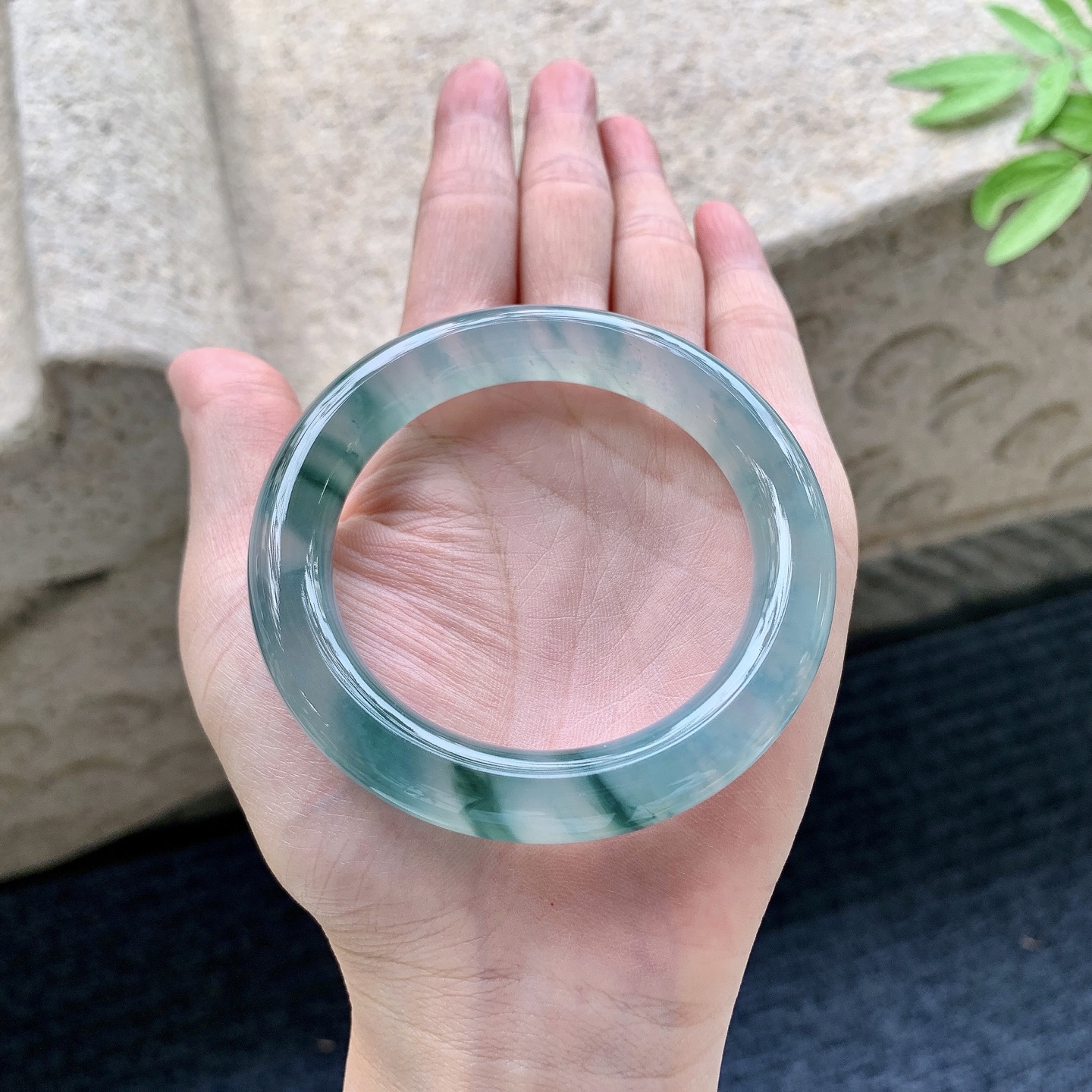 圆条52 53 圈口52.4/10.2/10 编码WW092230 冰飘花，水润，种老，细腻，打灯有纹线