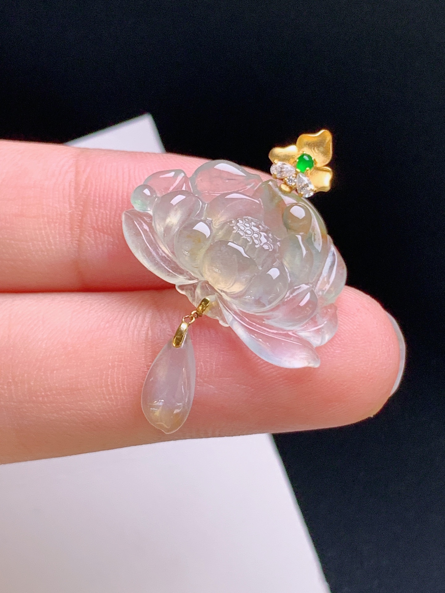 ️ 冰种莲花吊坠，精工雕刻，18K金镶，清雅纯净，和和美美 裸石12.8-23.9-5.3 整体30.7 080918