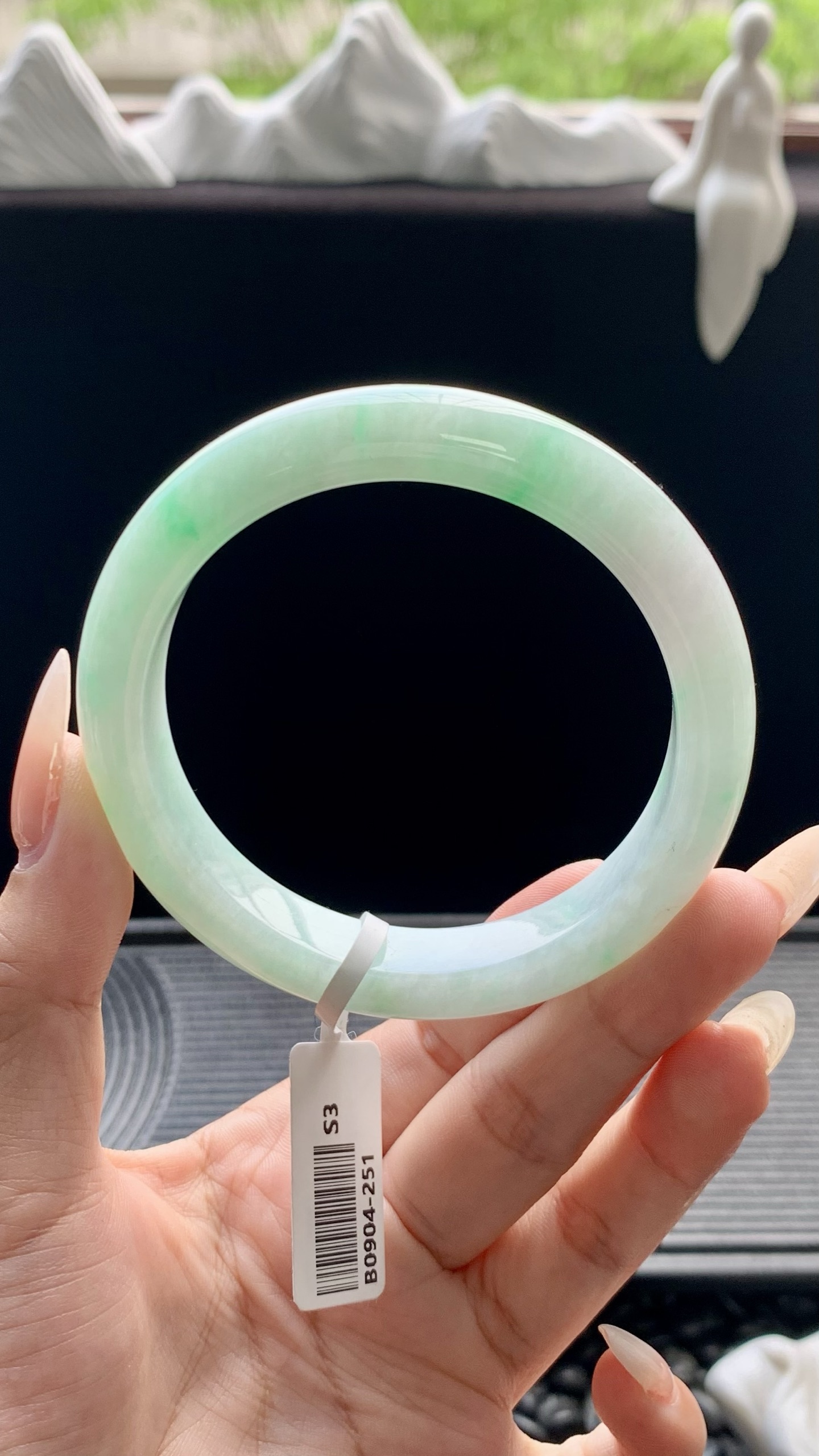 飘绿正圈手镯成品 B0904-251 尺寸：57-11-9