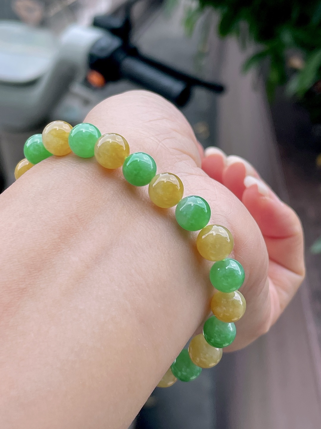 ️ 黄加绿手串 色泽艳丽，珠圆玉润 尺寸：8