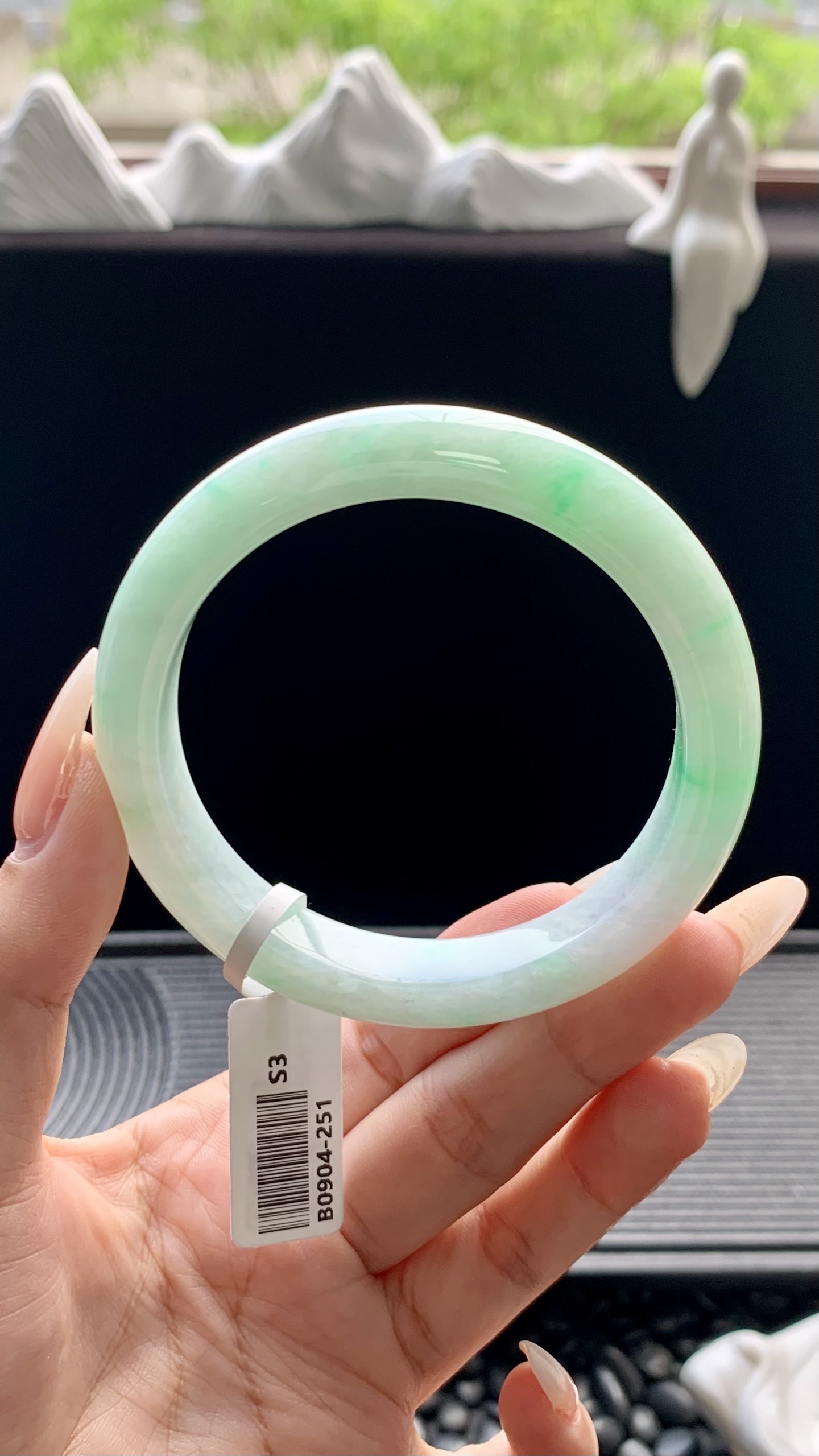 飘绿正圈手镯成品 B0904-251 尺寸：57-11-9