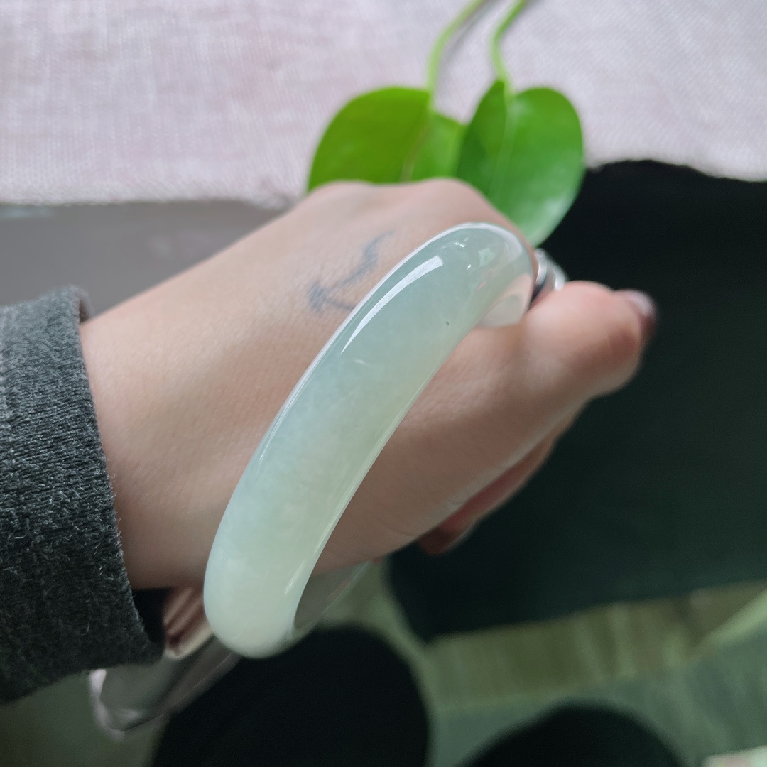 55.6/12.4/8.2，淡绿底正圈，清雅，种老，水头好，素净，无裂，ss59733a