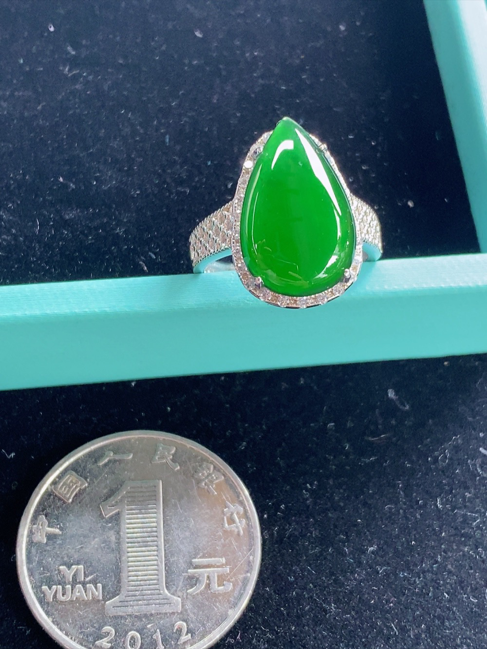 特惠活动，银镶满绿水滴戒指，尺寸17.5-10.2-2.1mm
