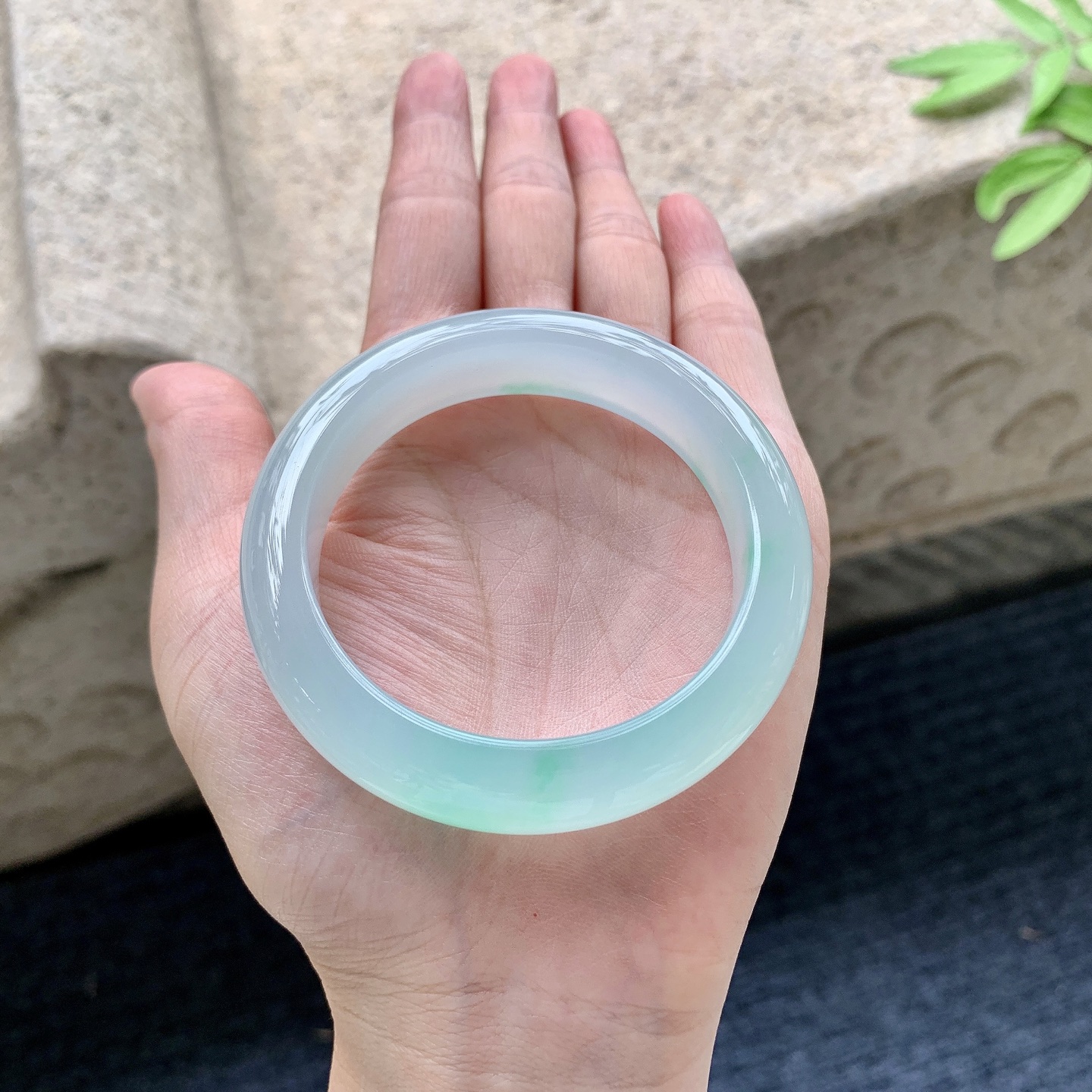 正圈52 53 圈口52.3/12.9/8.6 编码HP092214 冰飘绿，清透，水润，种老，细腻，无裂