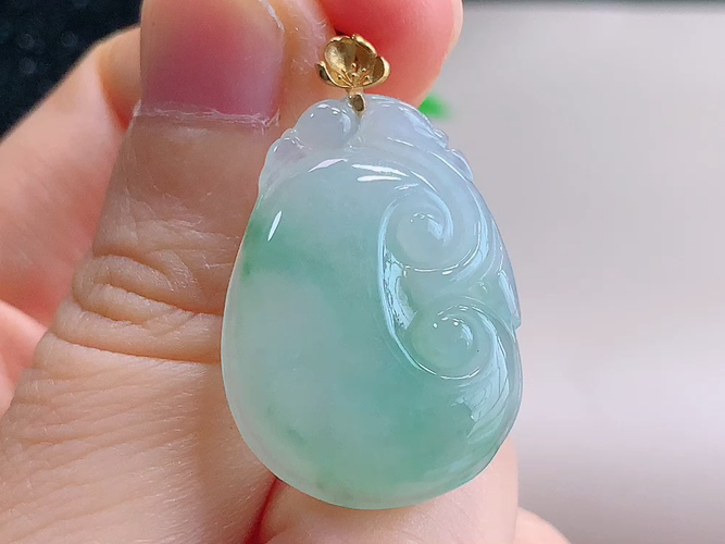 ️ 18K金伴钻如意，无裂，尺寸21.3/26.5-19.0-5.7mm，包A附证书