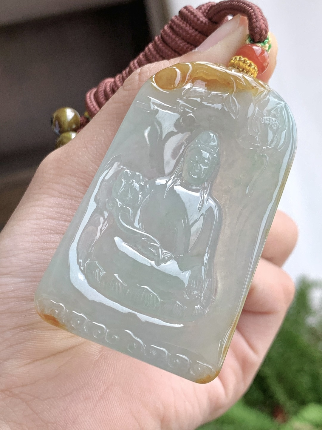【裸石】冰飘黄翡持莲观音大势至菩萨牌吊坠 【说明】缅甸 性比高 厚装 【尺寸】62.5-38.6-6.6 【重量】42.8克