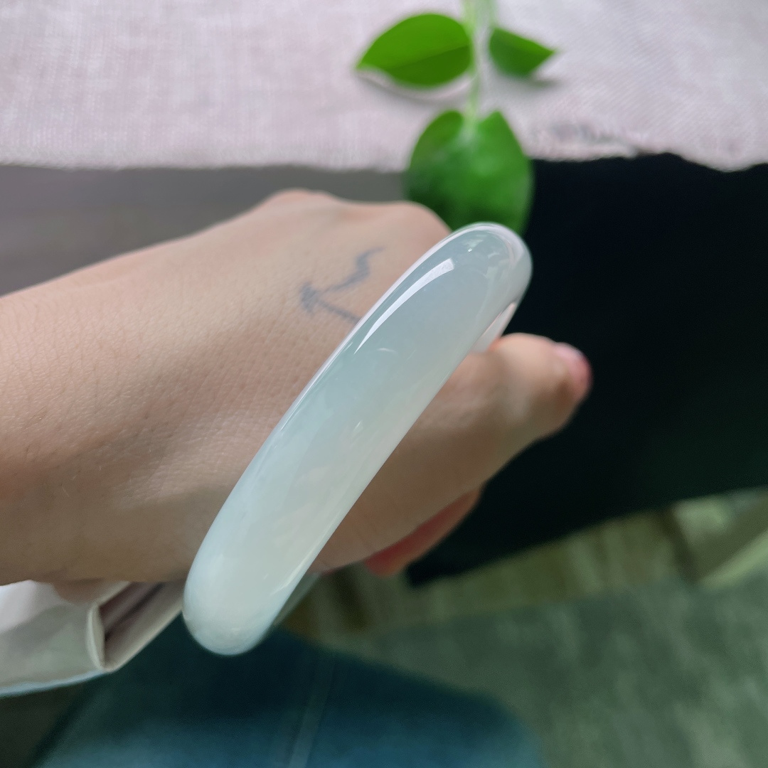 56.3/12/8.2，白月光正圈，种老，云淡风轻近午天，傍花随柳过前川。无裂。ss59686a