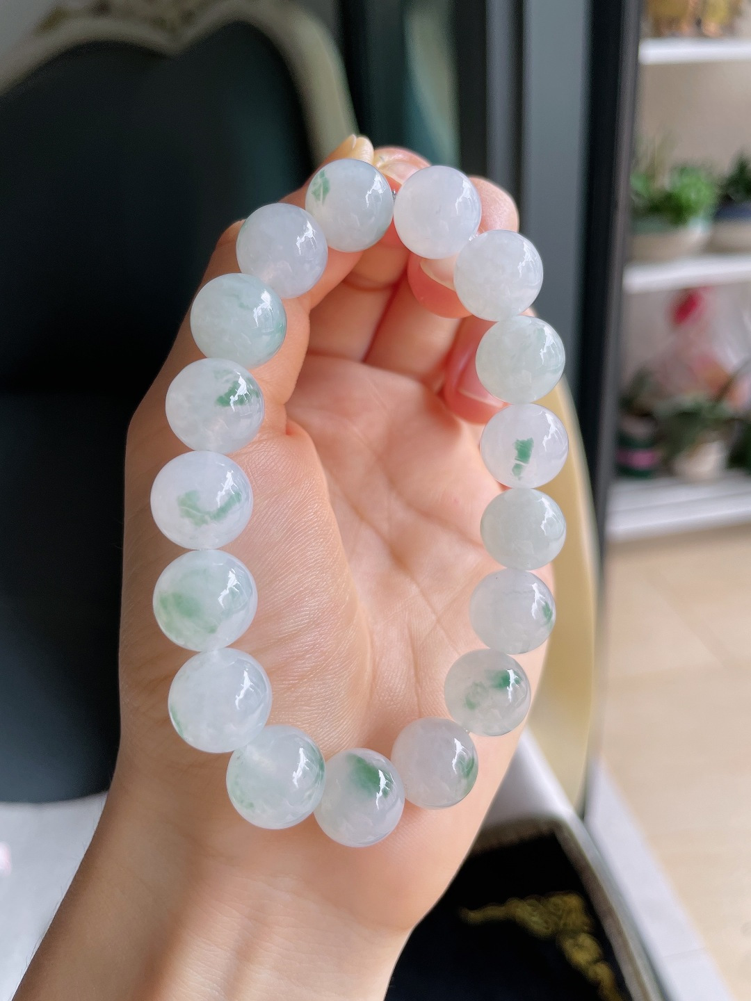 缅甸天然翡翠A货，冰飘花手串，尺寸：12.3mm。【2-5410】
