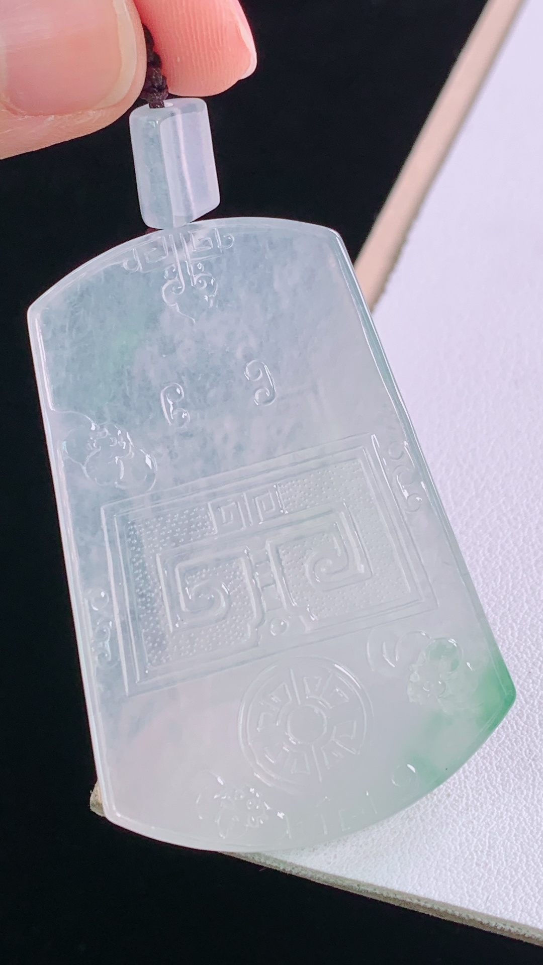 ️高品质 冰飘绿仿古牌 翠色灵动，清透起光，无裂 尺寸:54.0-36.9-5.8mm 18