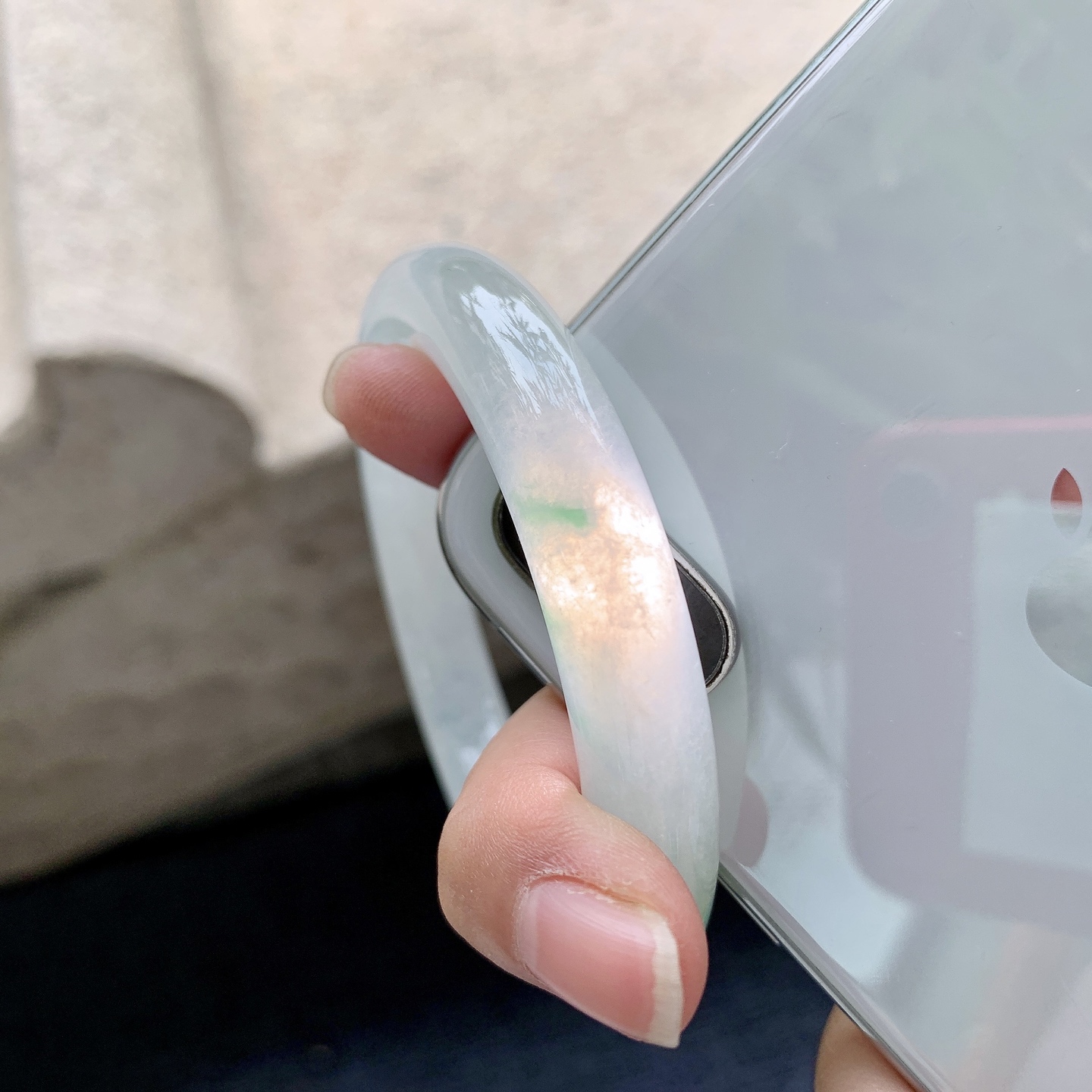 圆条53 54 圈口54/10.2/10 编码Q5092224 冰飘绿，清透，水润，种老，细腻，打灯有絮线