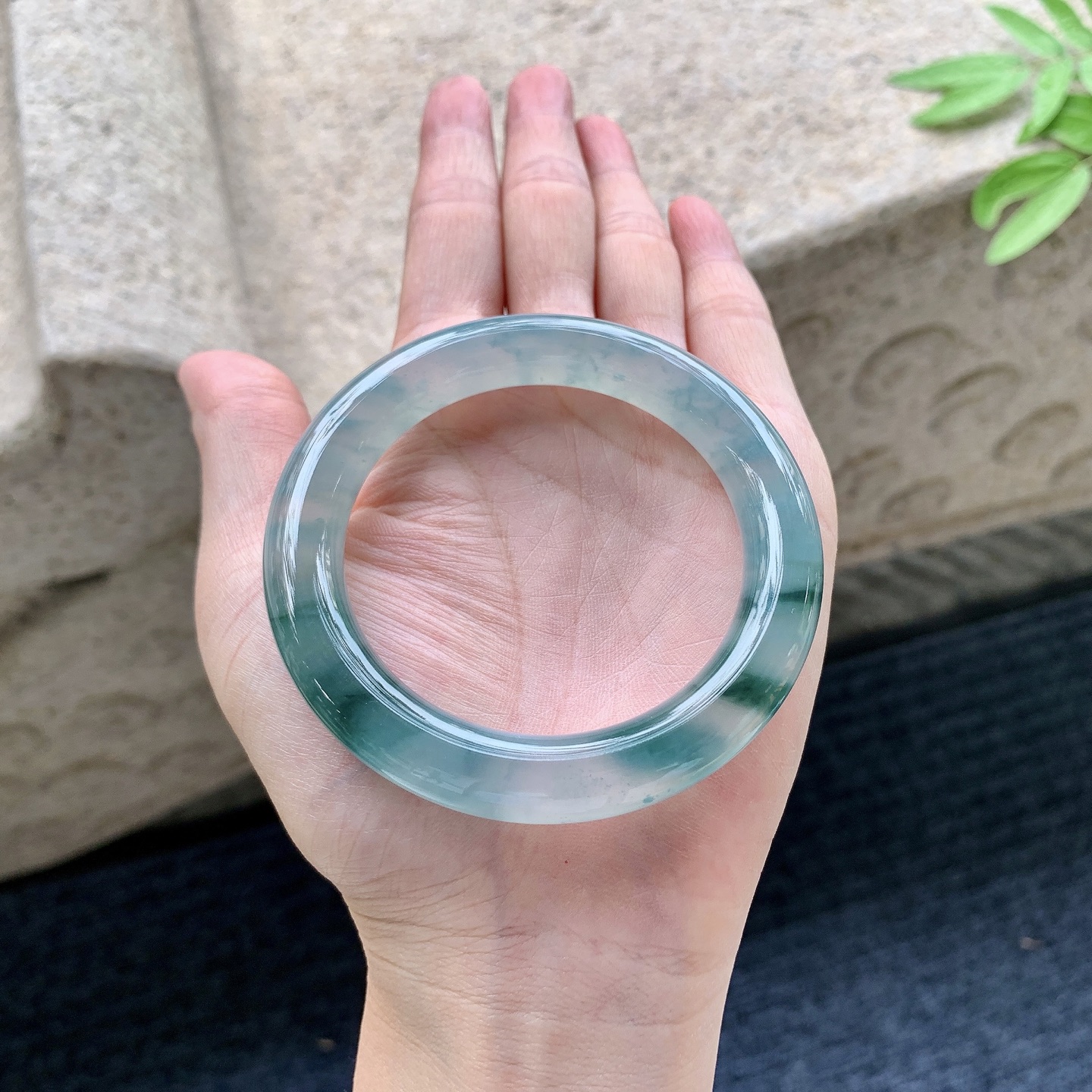 圆条52 53 圈口52.4/10.2/10 编码WW092230 冰飘花，水润，种老，细腻，打灯有