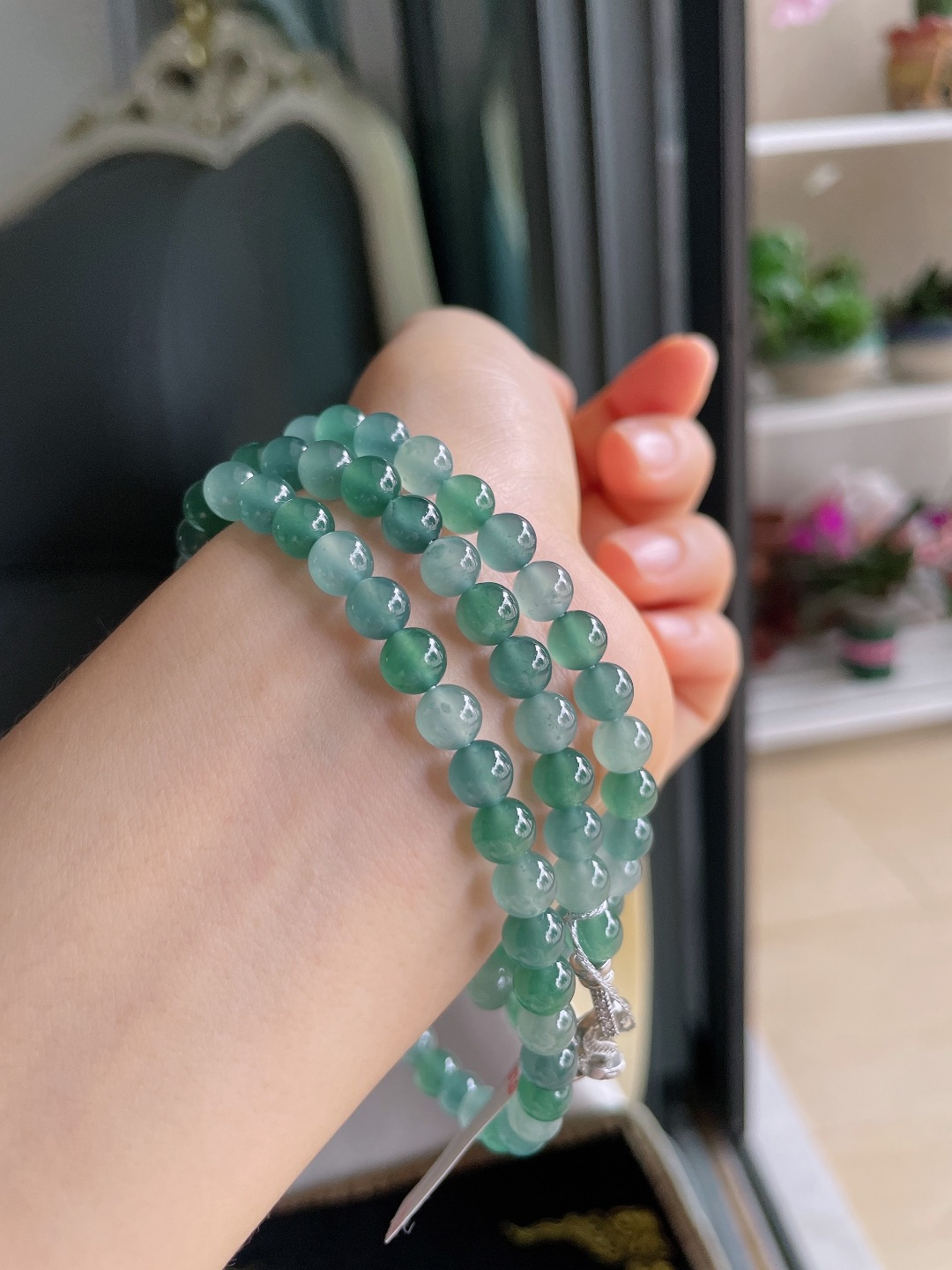 天然翡翠A货，冰三彩项链，尺寸：6.4mm101颗。【编4140】