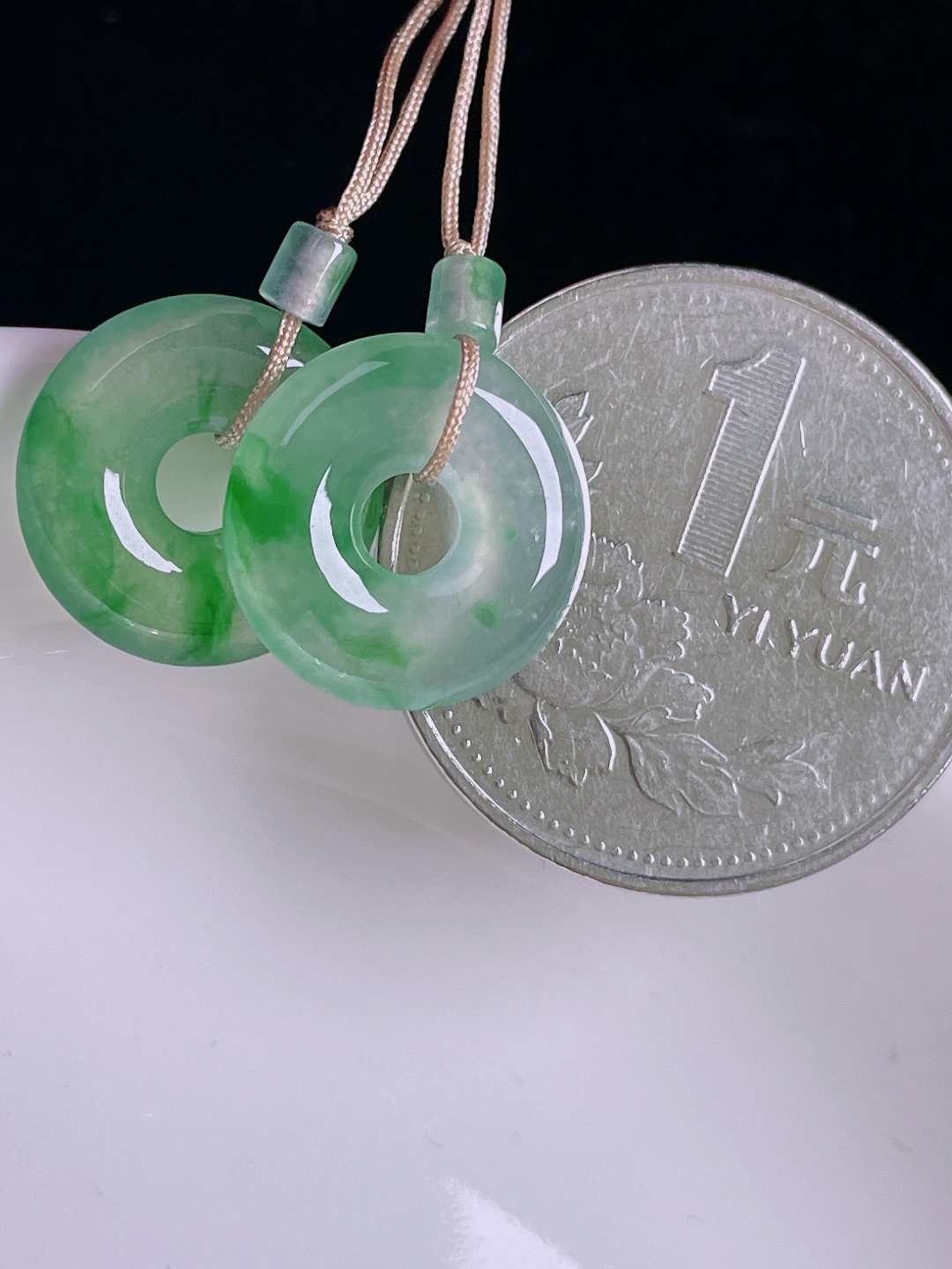 冰绿耳坠，老种起光，细底通透，尺寸：14.5/3.3mm0921