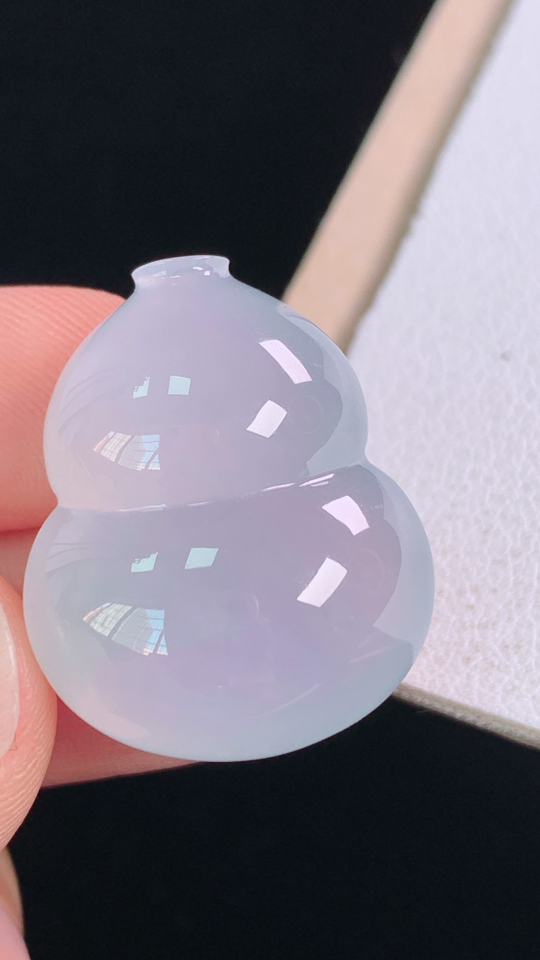 冰紫葫芦 光感十足，紫气东来，无裂 尺寸:23.6-19.3-9.2mm 17