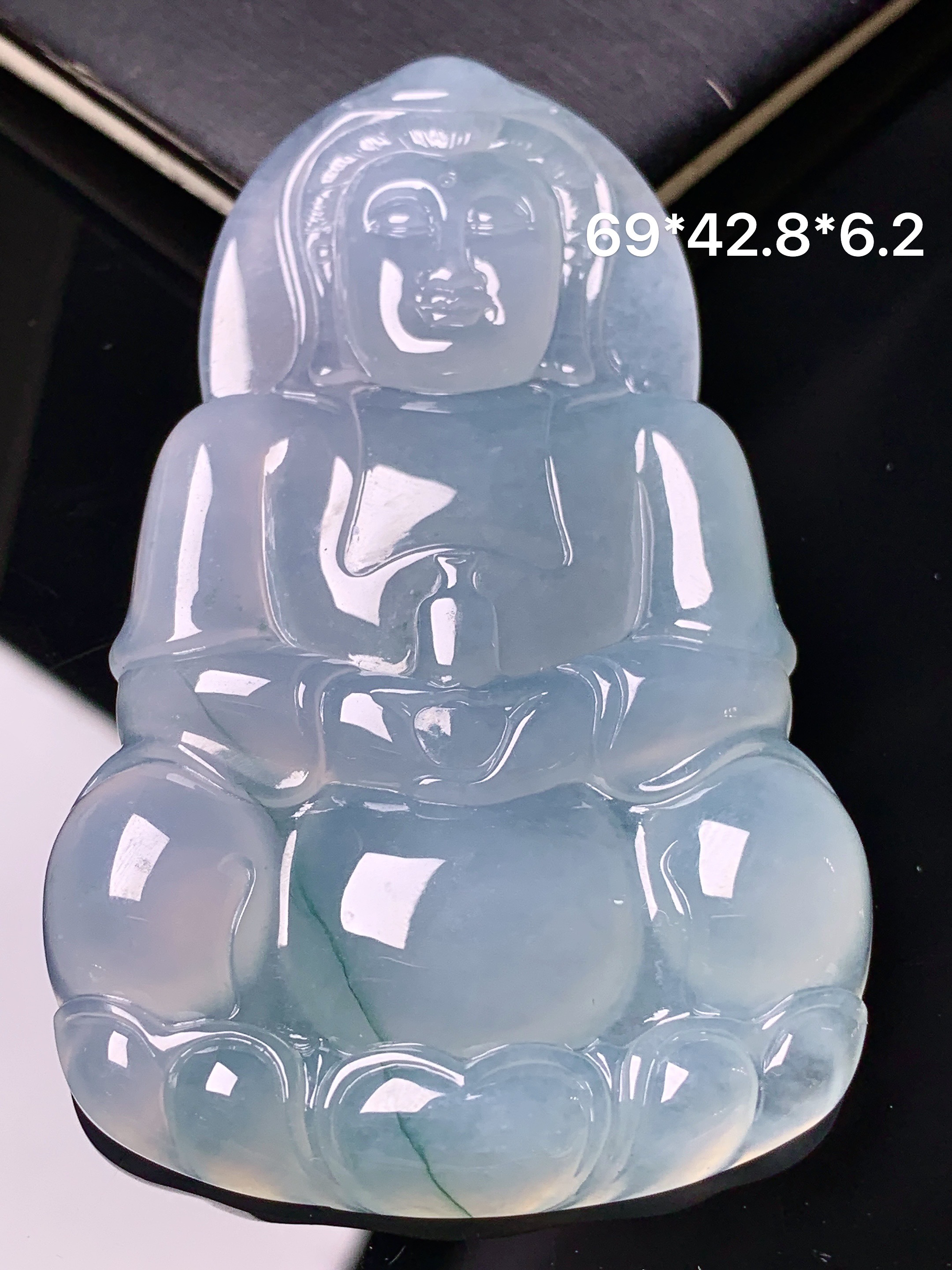 冰种观音菩萨吊坠 玉质细腻 色泽艳丽清新 水润亮眼 整体尺寸69*42.8*6.2 d1