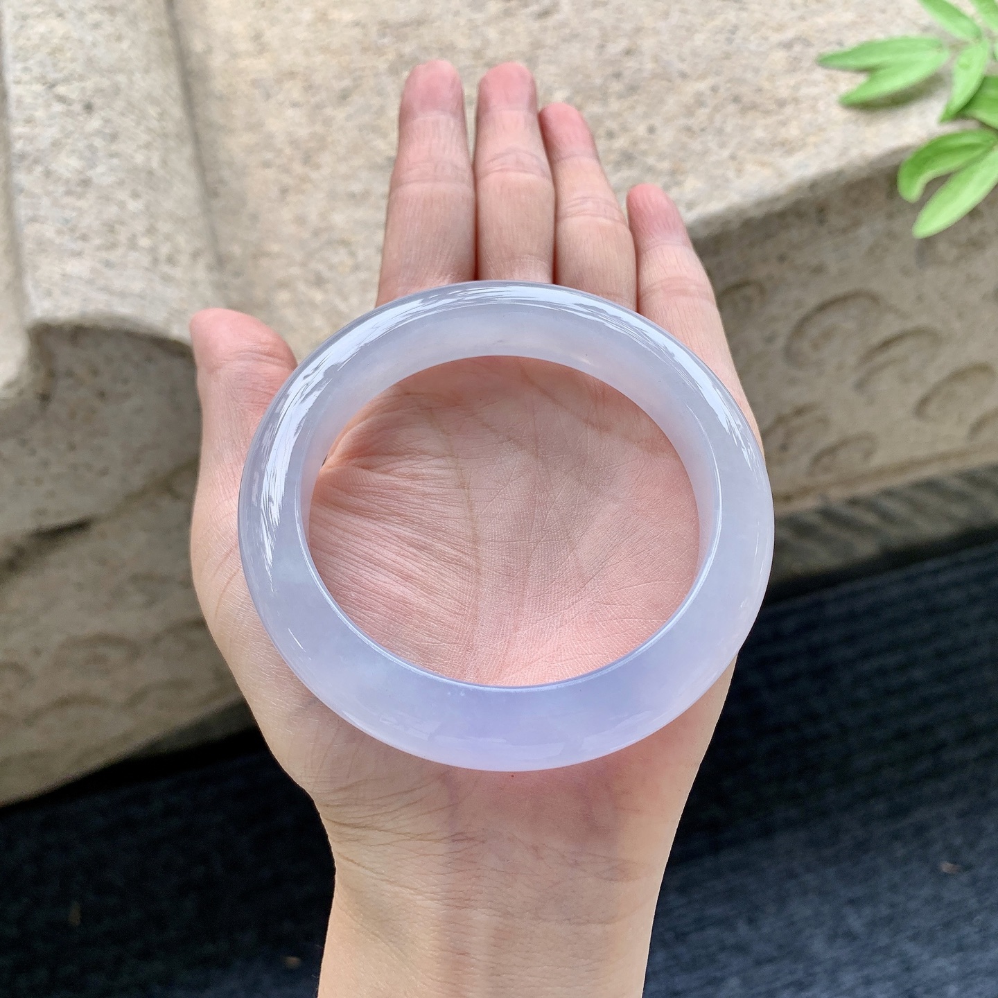 正圈58 59 圈口59/12.4/9.4 编码G7092201 糯冰，水润，种老，细腻，打灯有絮线