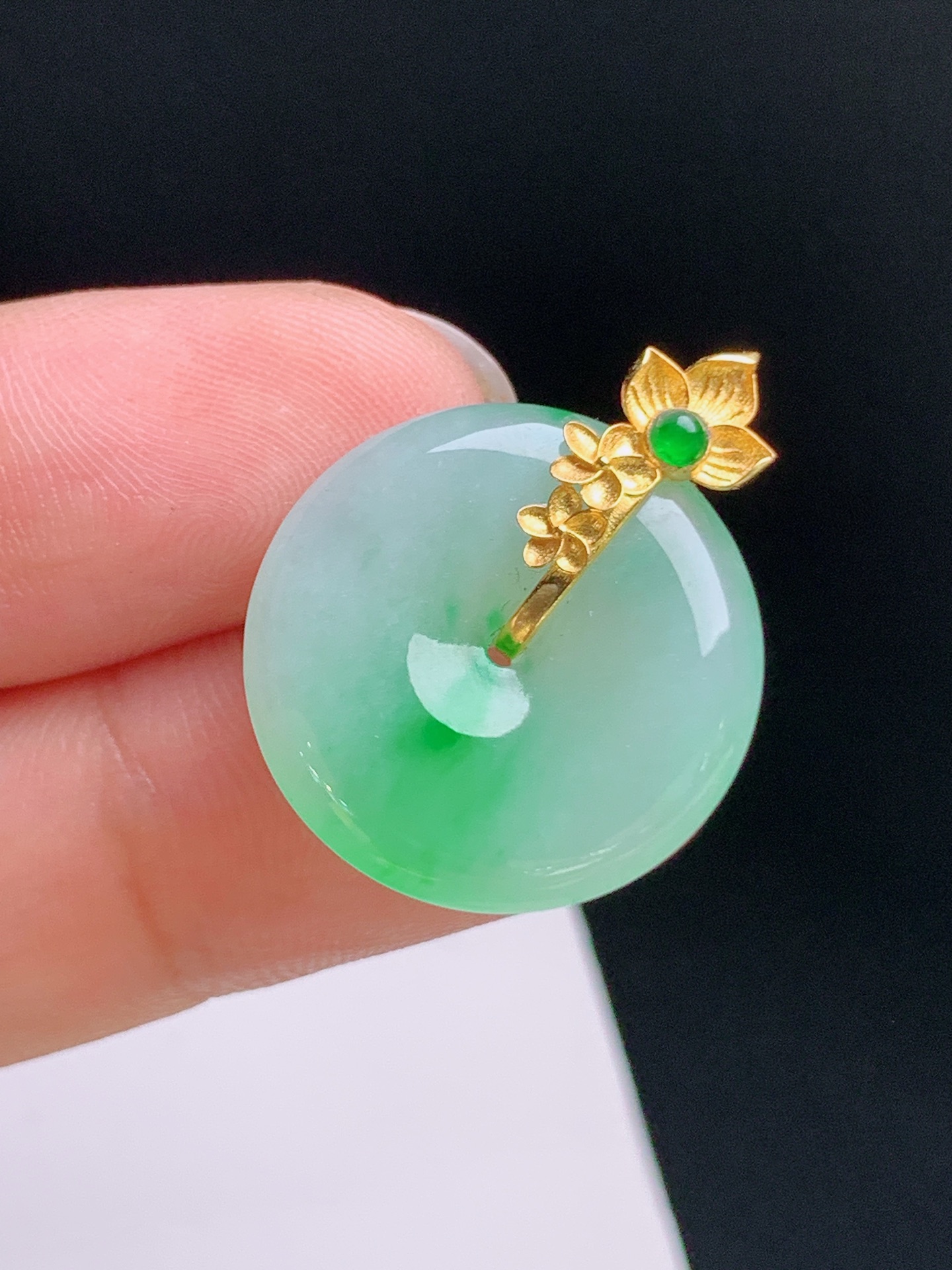 ️ 冰飘绿平安扣吊坠，清新俏色，金镶莲花扣头，岁岁平安 裸石19.5-3.9 整体24.3 47