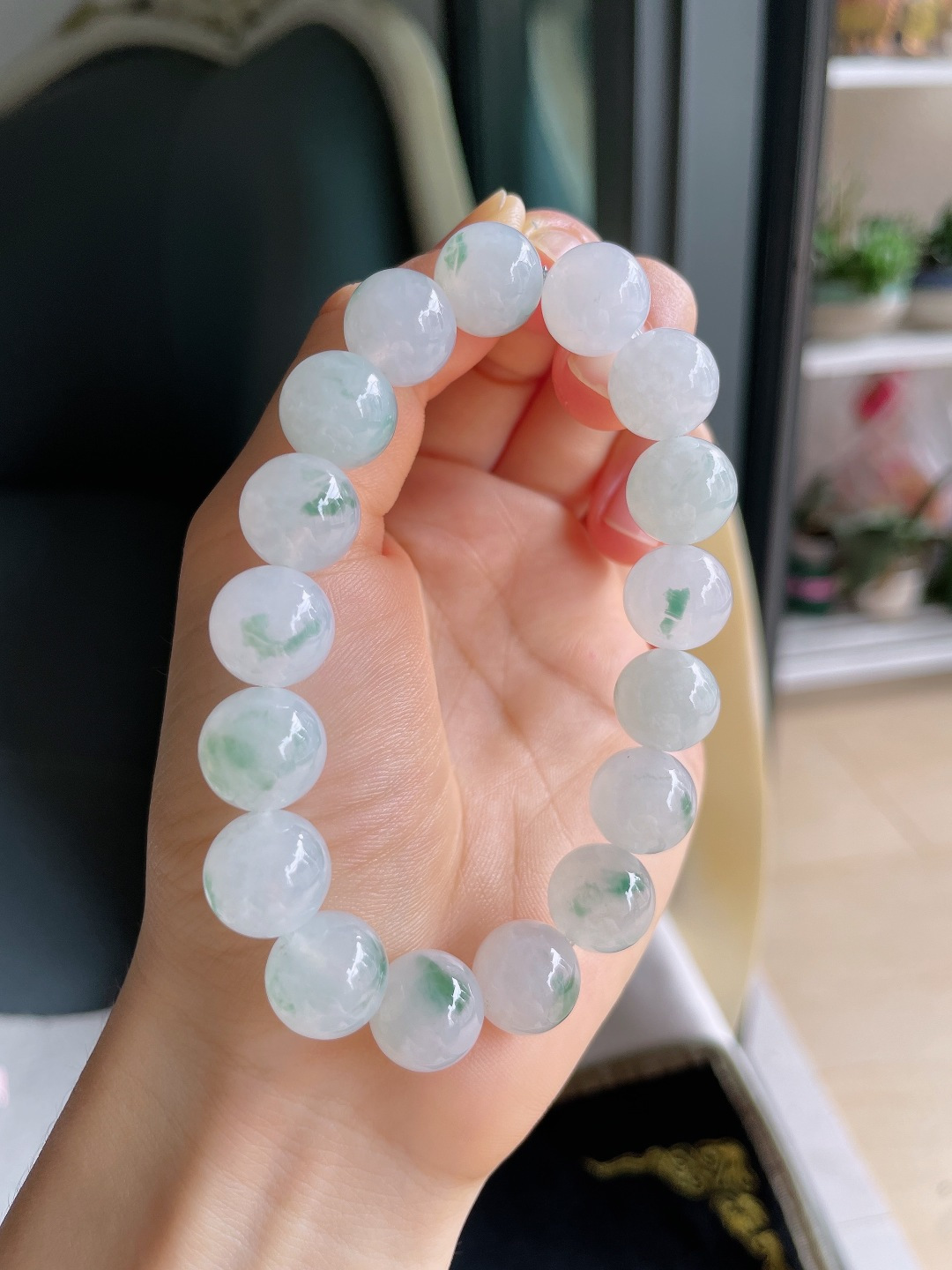 缅甸天然翡翠A货，冰飘花手串，尺寸：12.3mm。【2-5410】