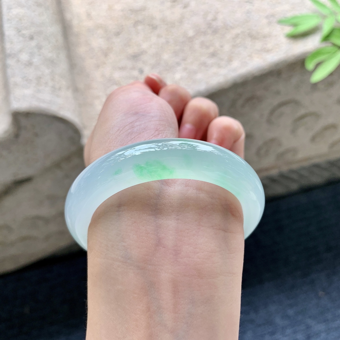 正圈52 53 圈口52.3/12.9/8.6 编码HP092214 冰飘绿，清透，水润，种老，细腻，无裂