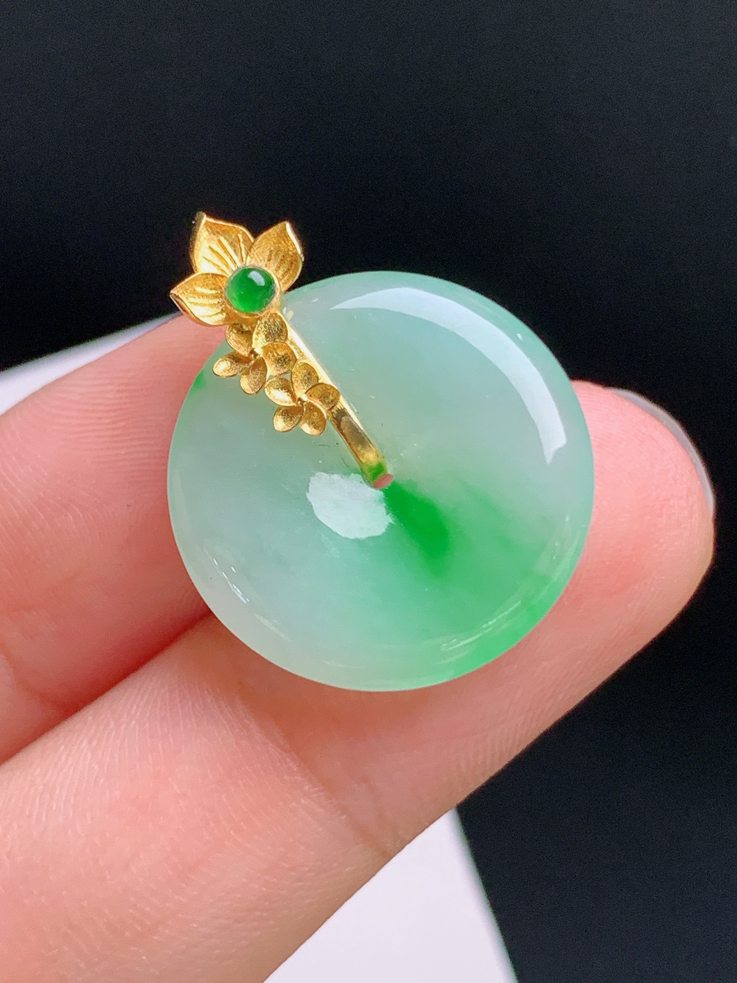 ️ 冰飘绿平安扣吊坠，清新俏色，金镶莲花扣头，岁岁平安 裸石19.5-3.9 整体24.3 47