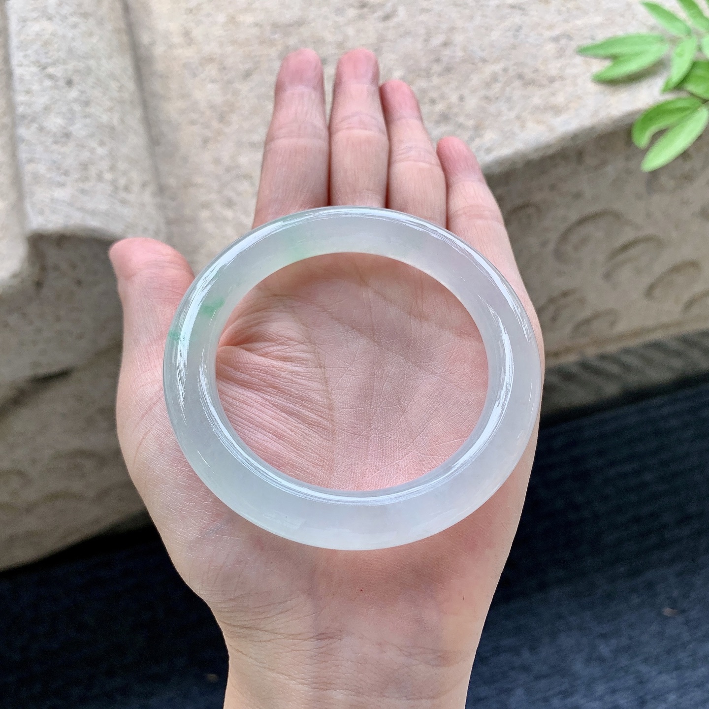 圆条53 54 圈口54/10.2/10 编码Q5092224 冰飘绿，清透，水润，种老，细腻，打灯有絮线