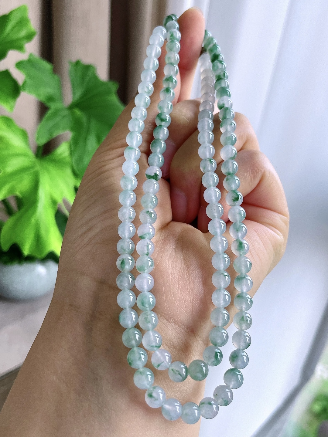 【珠子】冰种飘花项链圆珠珠子项链 【说明】缅甸 性比高 【尺寸】5.9mm 33cm 【重量】41