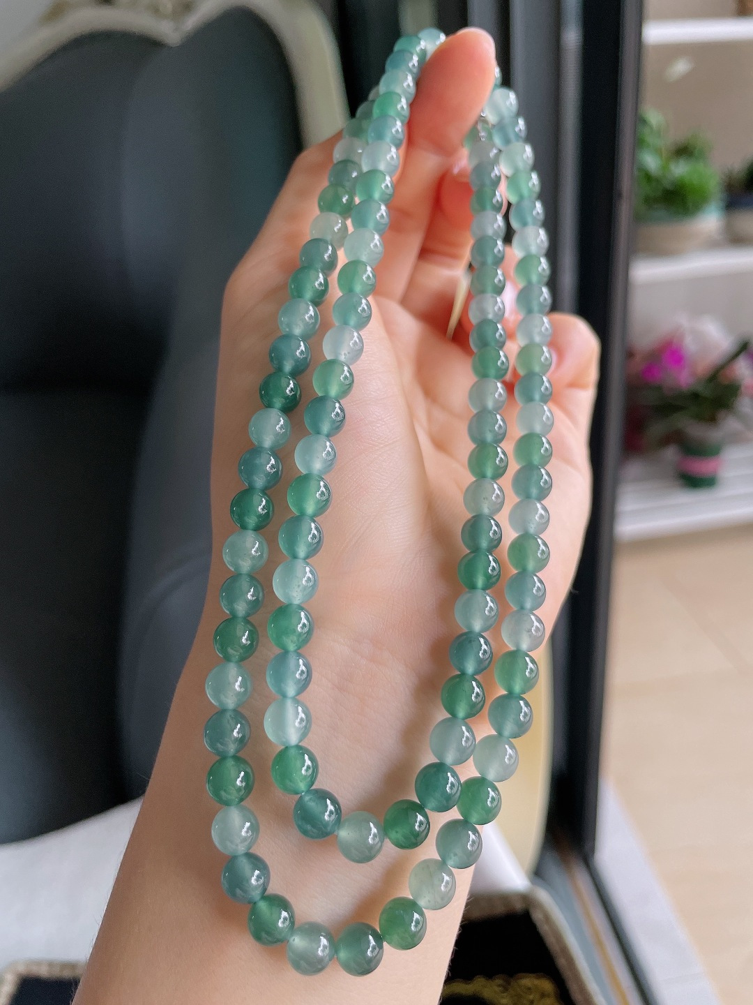 天然翡翠A货，冰三彩项链，尺寸：6.4mm101颗。【编4140】