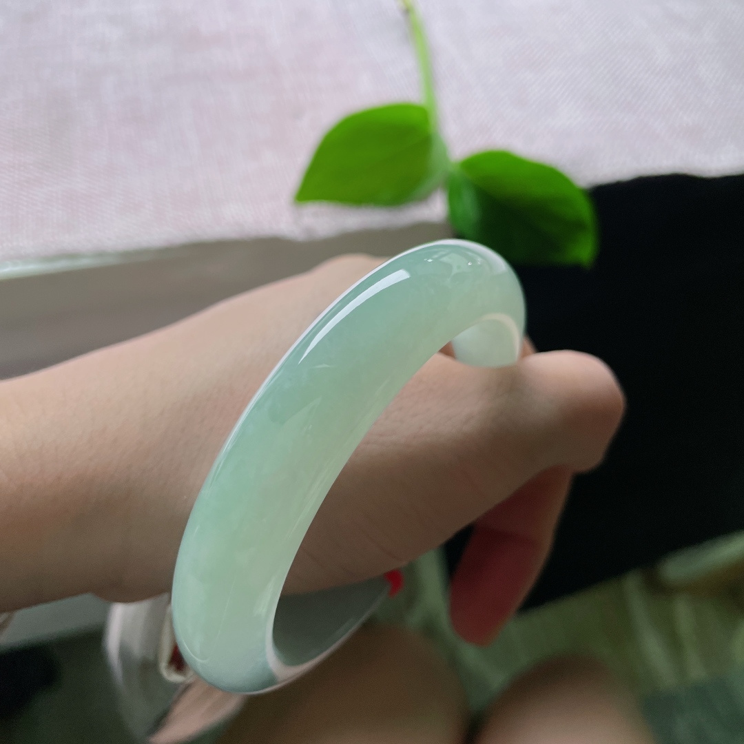58.5/13.4/9.0，绿底，水润，细腻，甜美，优雅，贵气，耐看，雍容华贵，无裂，ss59731a
