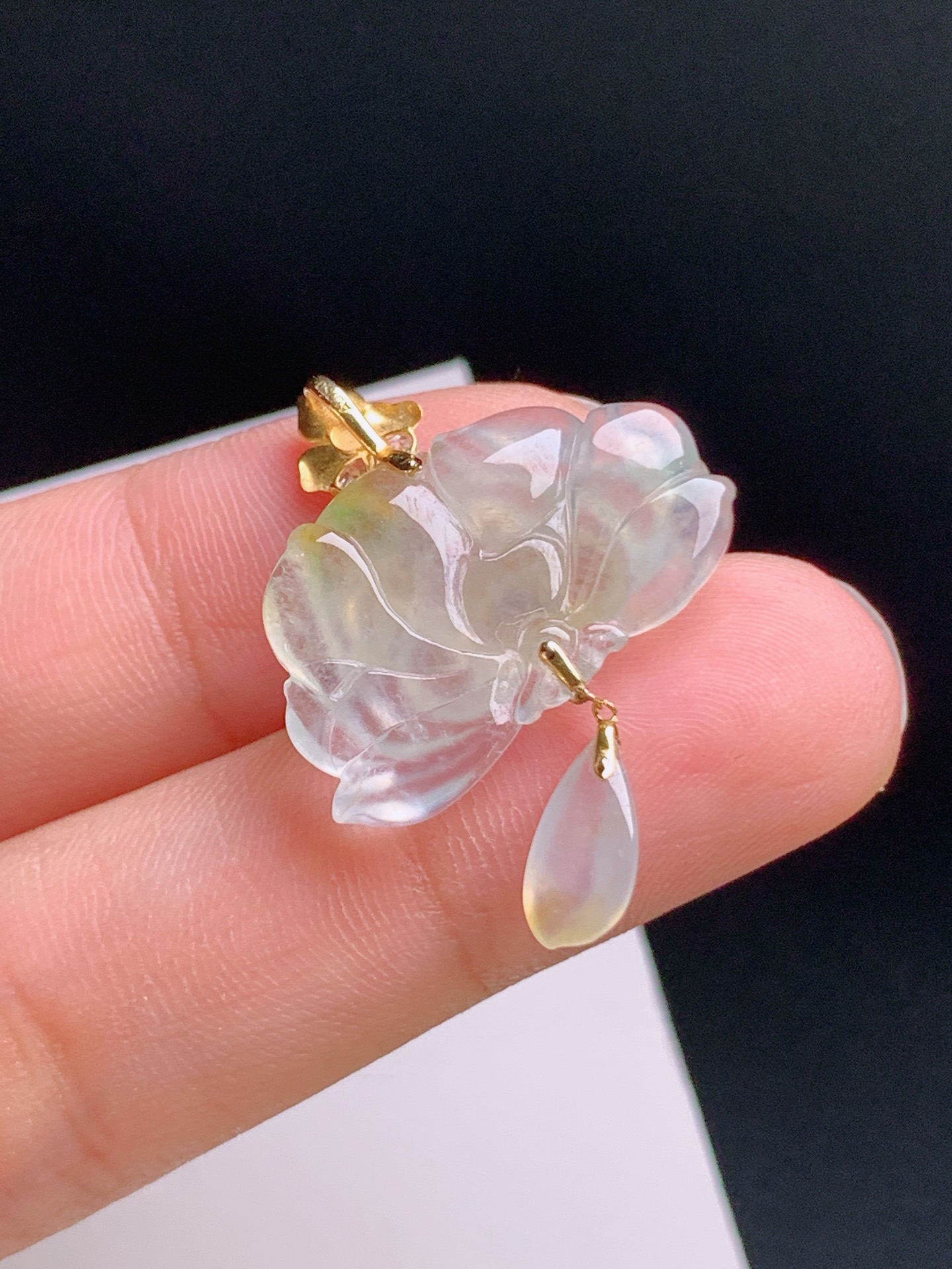 ️ 冰种莲花吊坠，精工雕刻，18K金镶，清雅纯净，和和美美 裸石12.8-23.9-5.3 整体30.7 080918