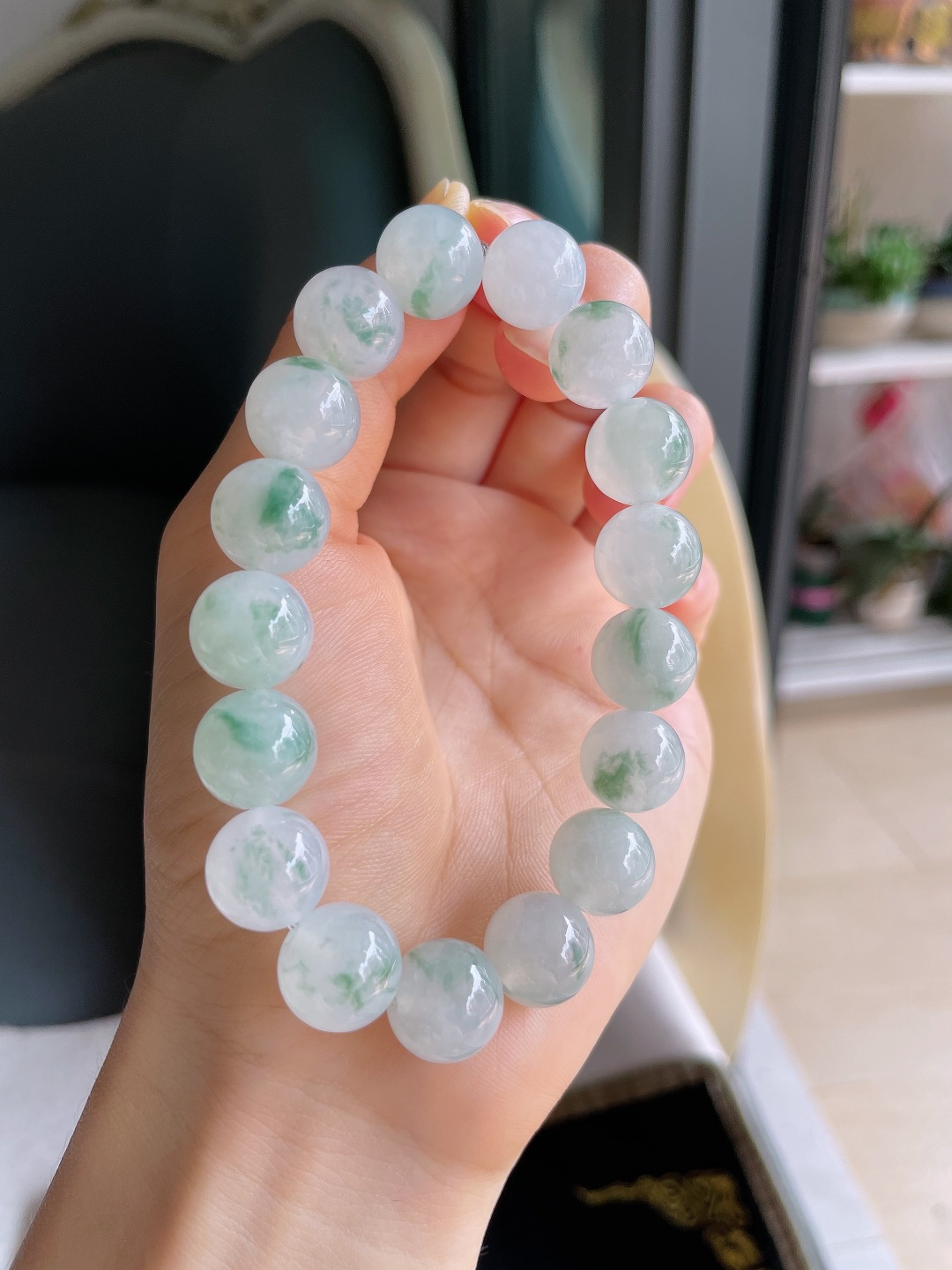 ️，缅甸天然翡翠A货，冰飘花手串，尺寸：12.3mm。【编4693】