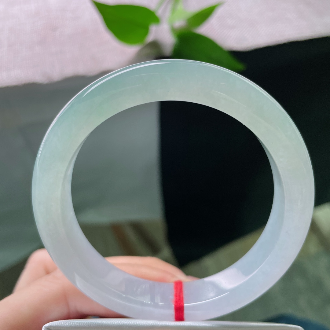58/11.9/9.1，冰晴底正圈，淡紫淡绿，一半是冬的清醒，一半是春的醉意。无裂，ss59692a