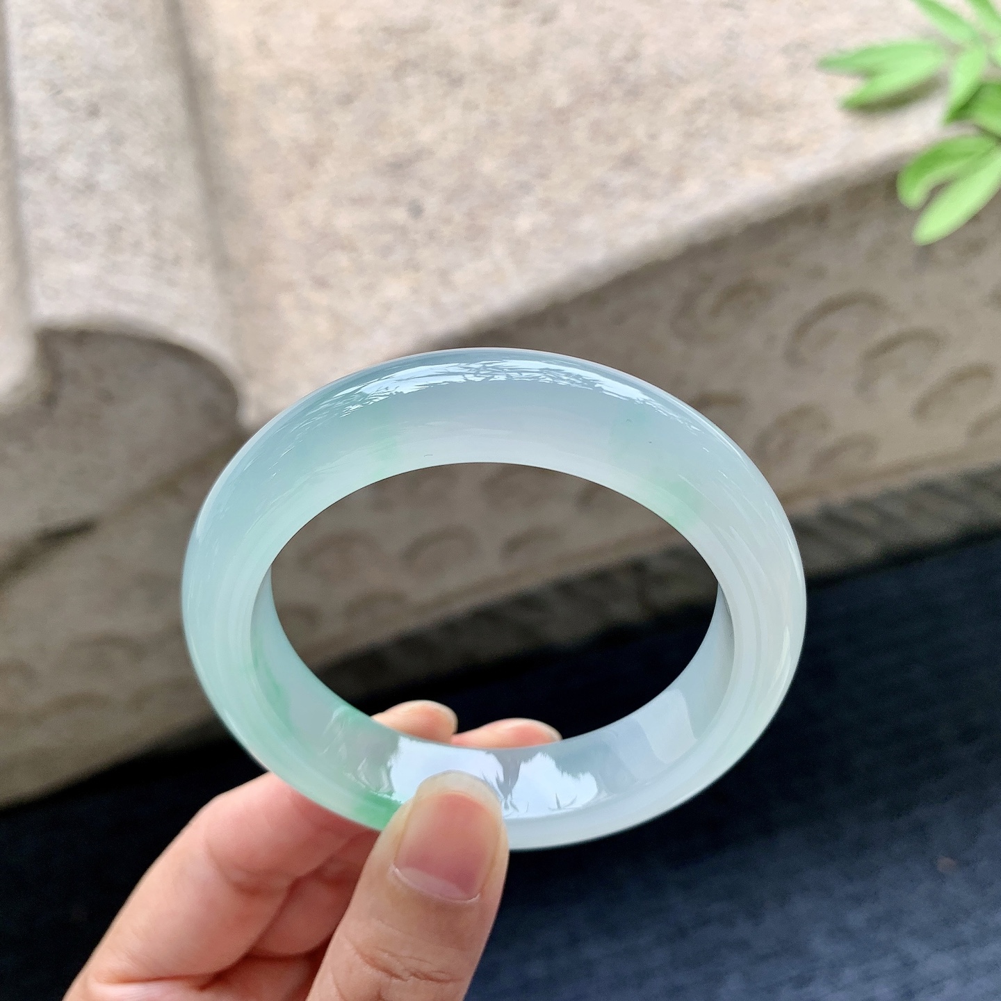 正圈52 53 圈口52.3/12.9/8.6 编码HP092214 冰飘绿，清透，水润，种老，细腻，无裂