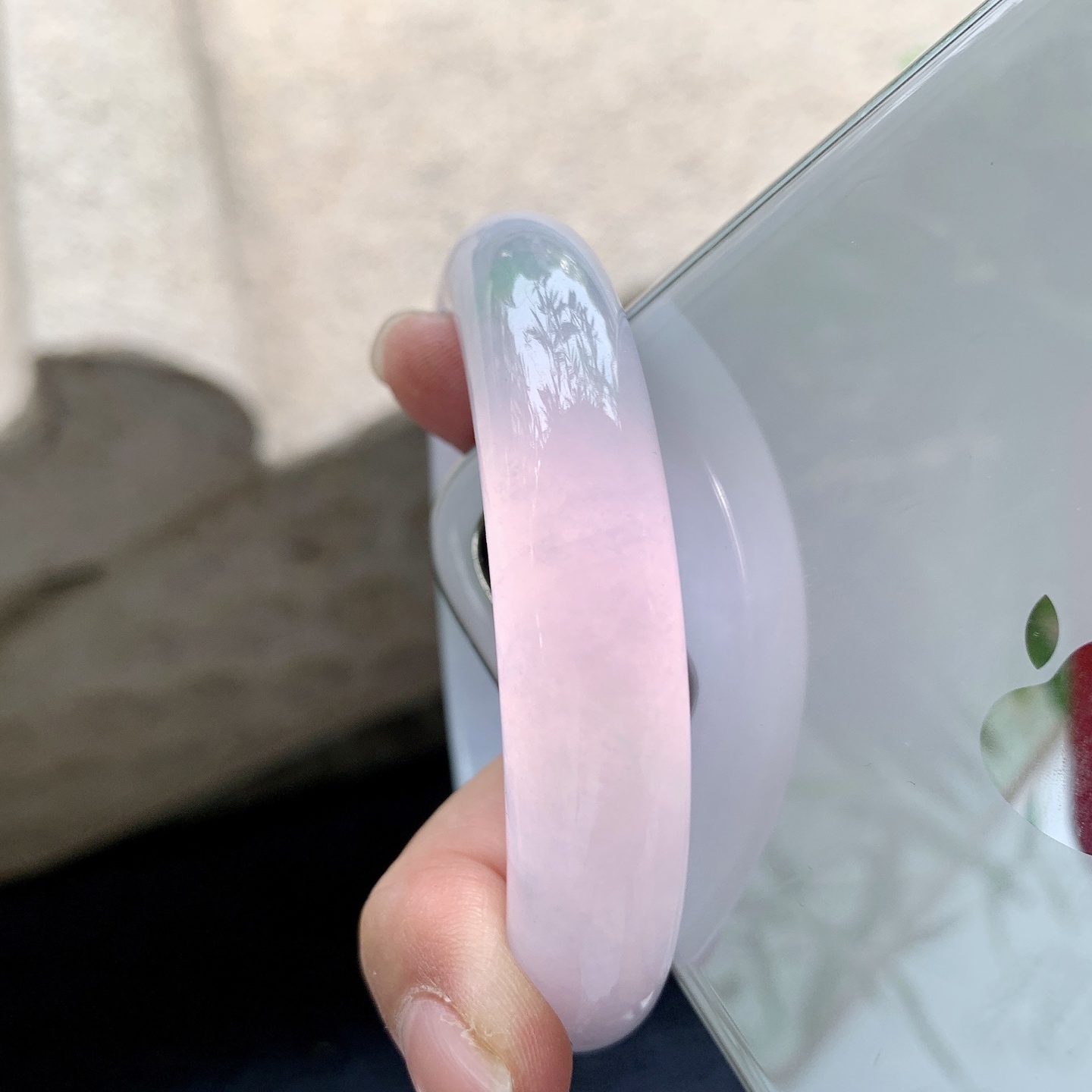 正圈55 56 圈口56.8/12.7/8.7 编码WW092233 春彩，水润，种老，细腻，打灯有絮线