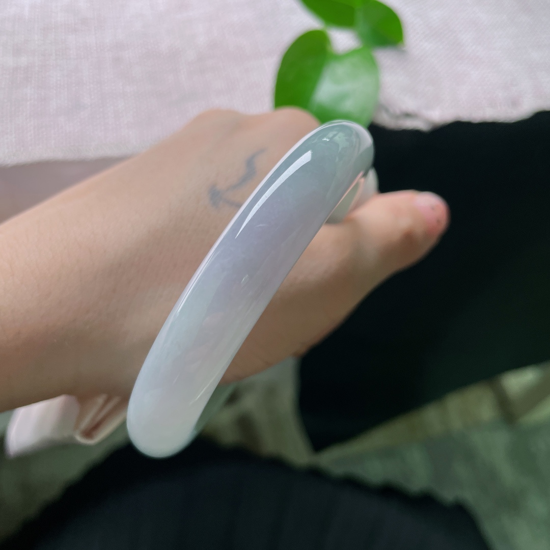 60/12.1/8.3，淡紫淡绿正圈，大圈口，富贵双全、色彩碰撞、显白提气。一点皮纹不显，ss59756a