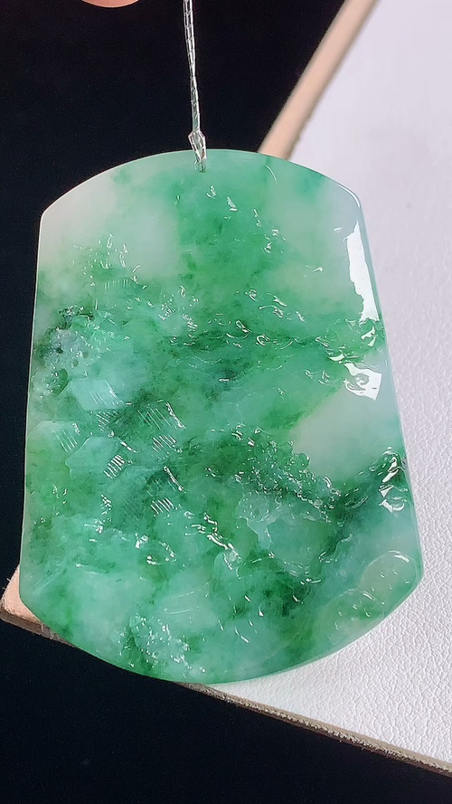 ️冰飘绿山水牌，无裂，尺寸:53.3-40.5-5.6mm 18