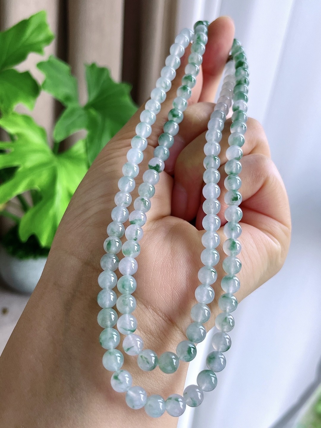 【珠子】冰种飘花项链圆珠珠子项链 【说明】缅甸 性比高 【尺寸】5.9mm 33cm 【重量】41.6克