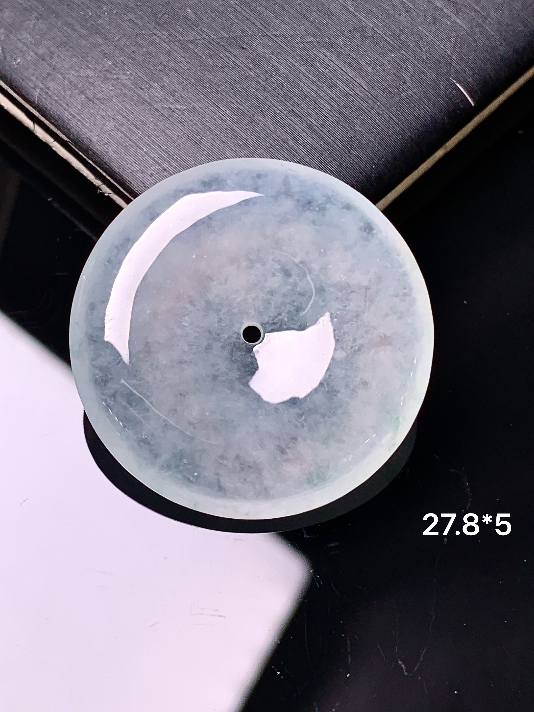冰种平安扣吊坠 玉质细腻 色泽艳丽清新 水润亮眼 整体尺寸27.8*5 d1