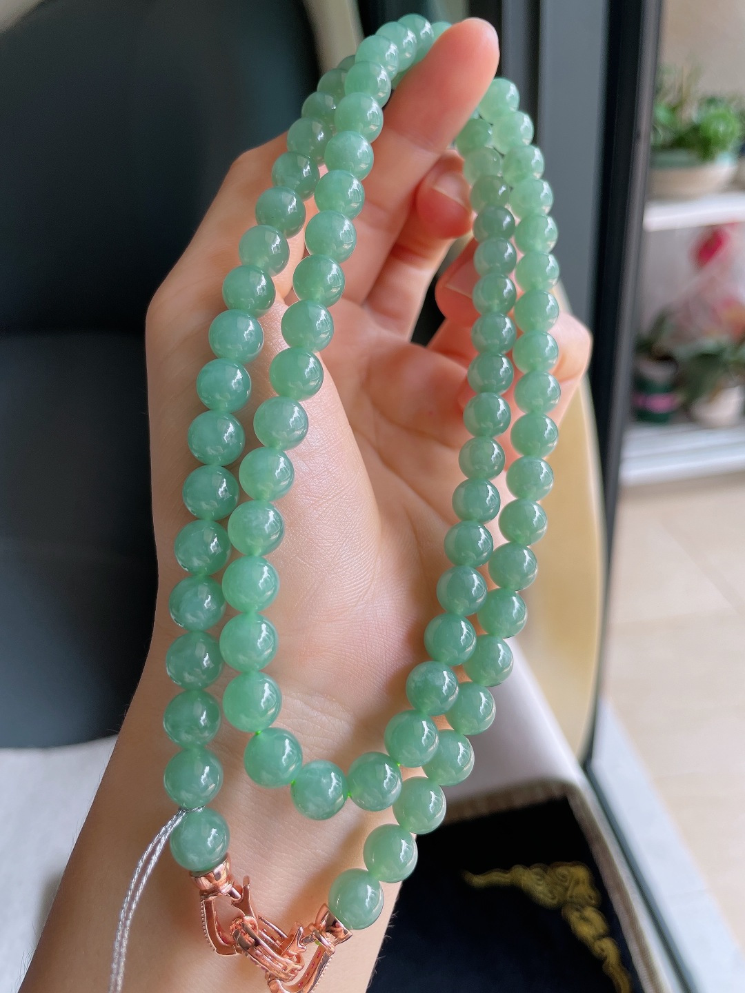 缅甸天然翡翠A货，冰绿项链，尺寸：7.8mm80颗。【编4696】