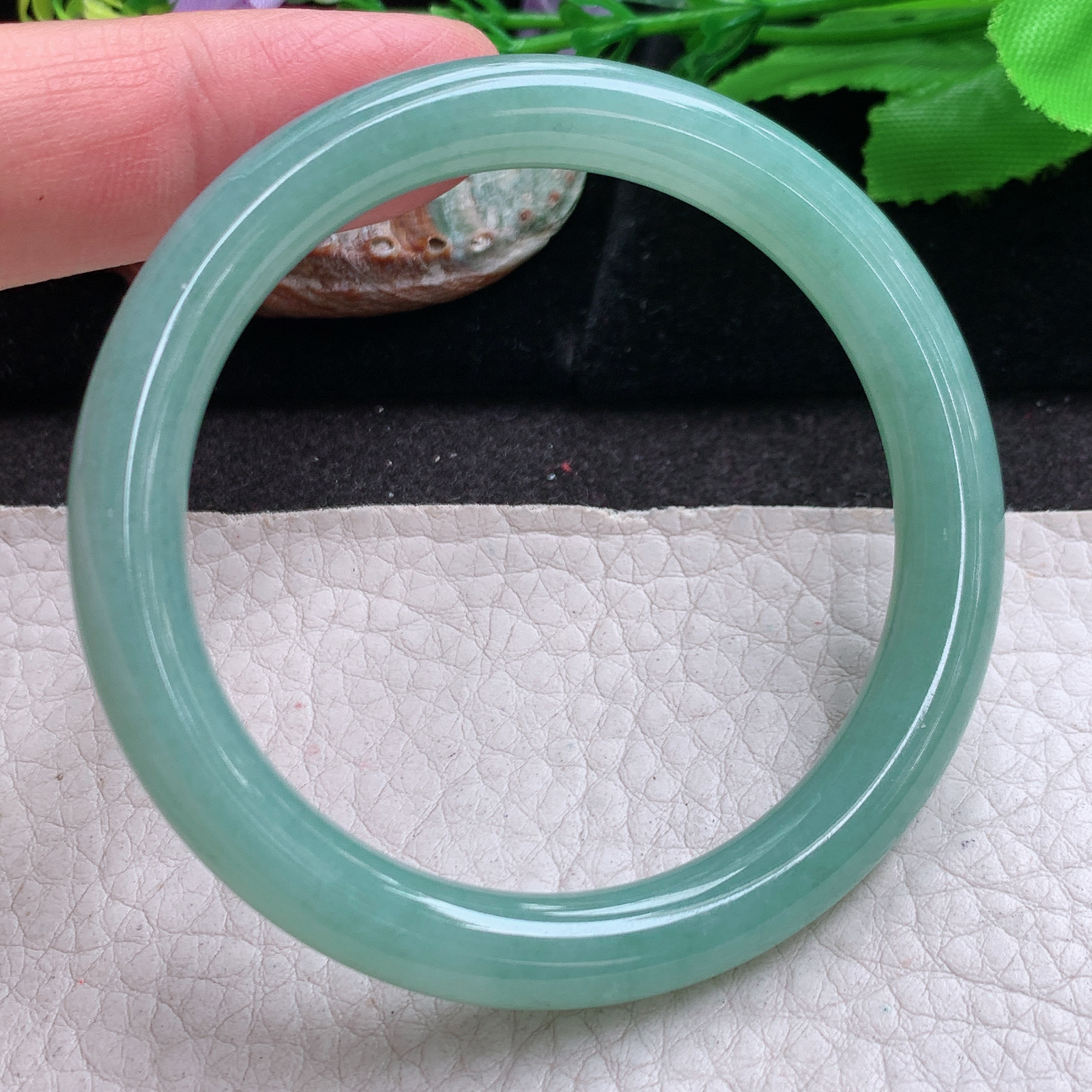 n小圈是50*7.5叮当镯 缅甸翡翠a货高品质飘冰油绿圆条玉手镯