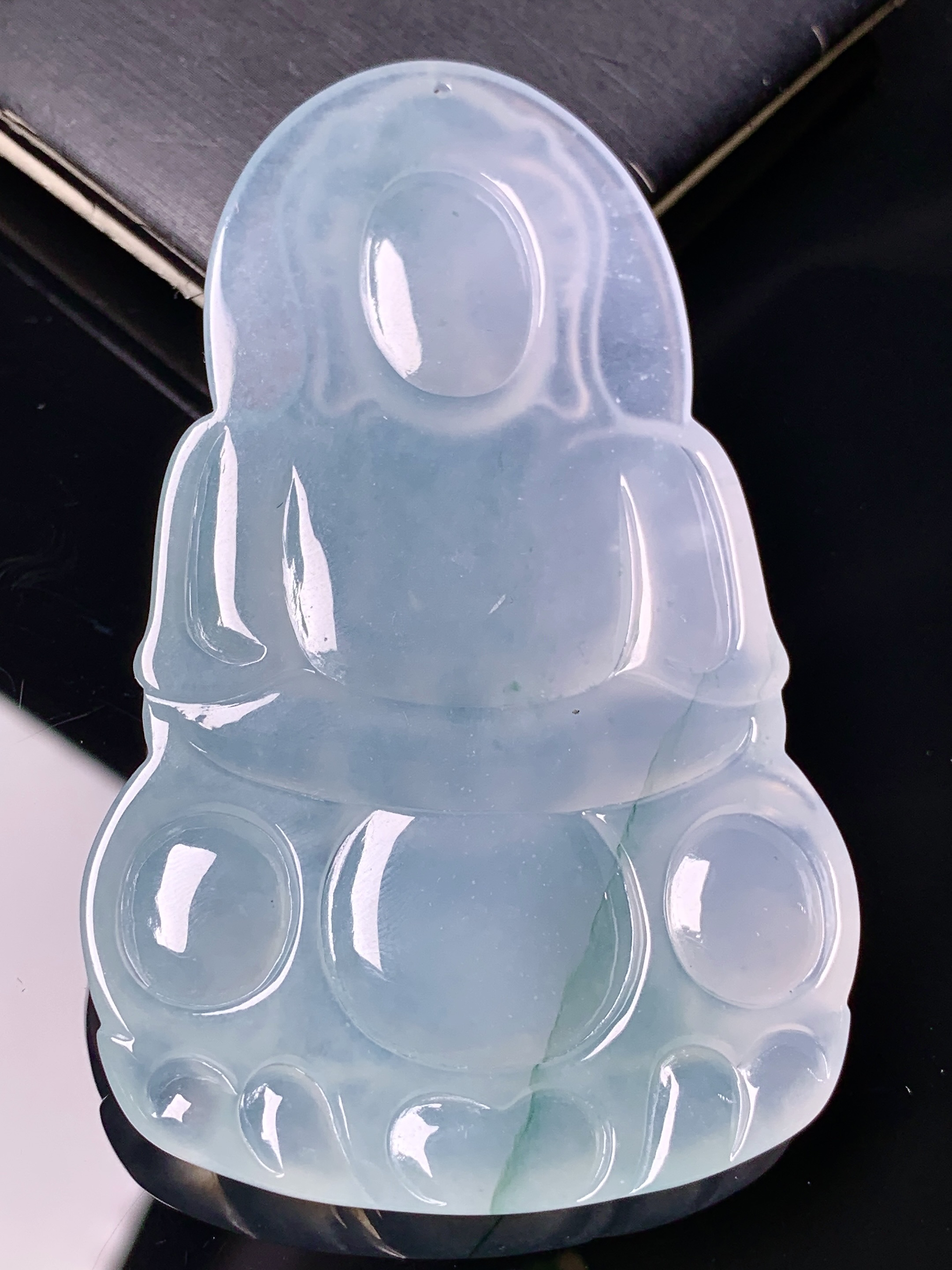 冰种观音菩萨吊坠 玉质细腻 色泽艳丽清新 水润亮眼 整体尺寸69*42.8*6.2 d1