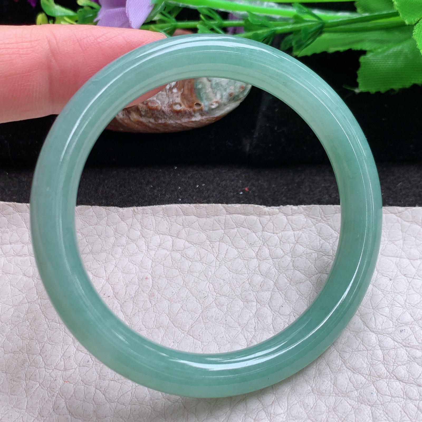 n小圈是50*7.5叮当镯 缅甸翡翠a货高品质飘冰油绿圆条玉手镯