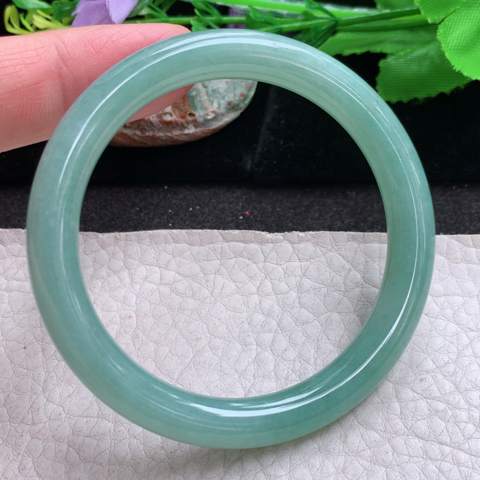 n小圈是50*7.5叮当镯 缅甸翡翠a货高品质飘冰油绿圆条玉手镯