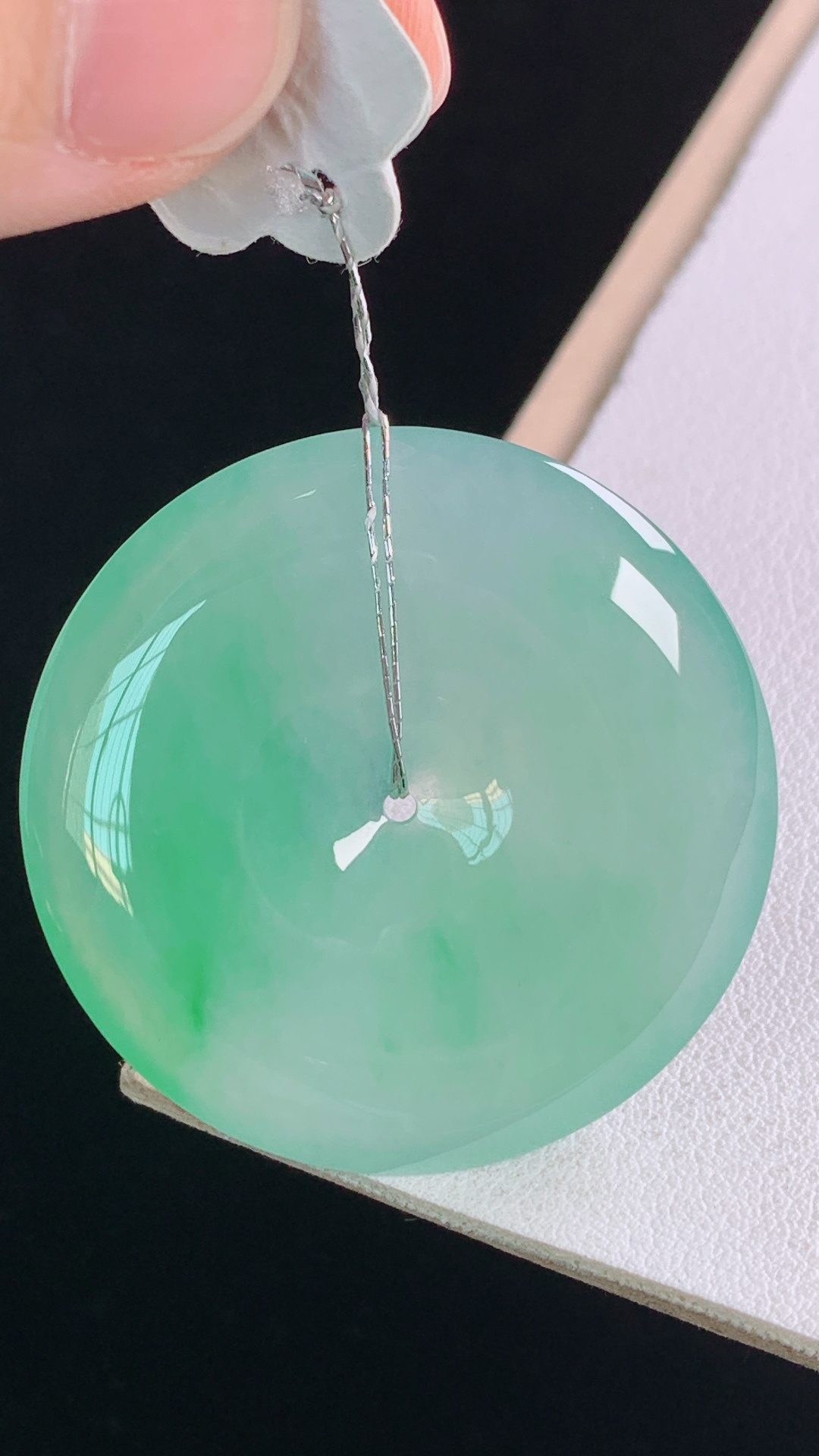 ️高品质 冰绿平安扣 种色兼备，胶感十足，无裂，尺寸:37.2-5.9mm 17