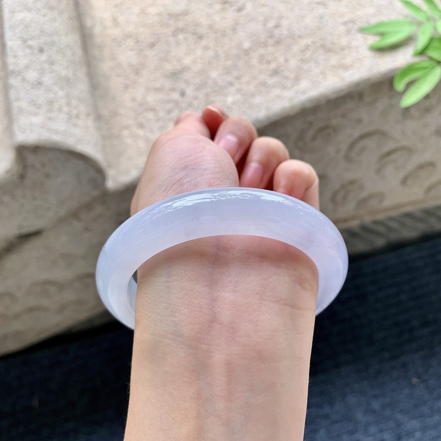 正圈58 59 圈口59/12.4/9.4 编码G7092201 糯冰，水润，种老，细腻，打灯有絮线